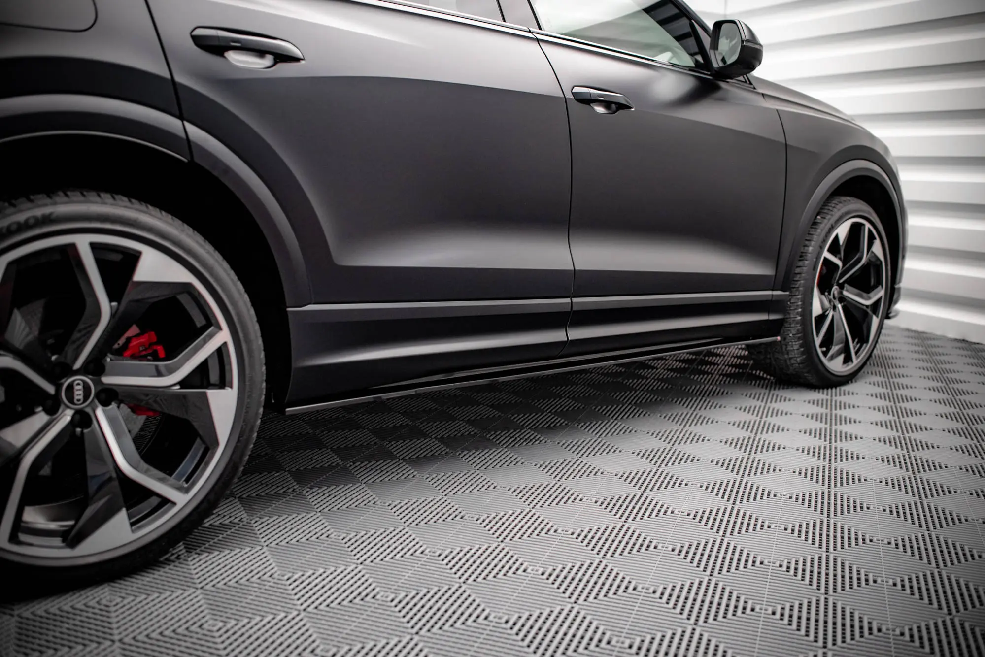 SIDESKJØRT AUDI RSQ8 4M 2019-> – bilde 2