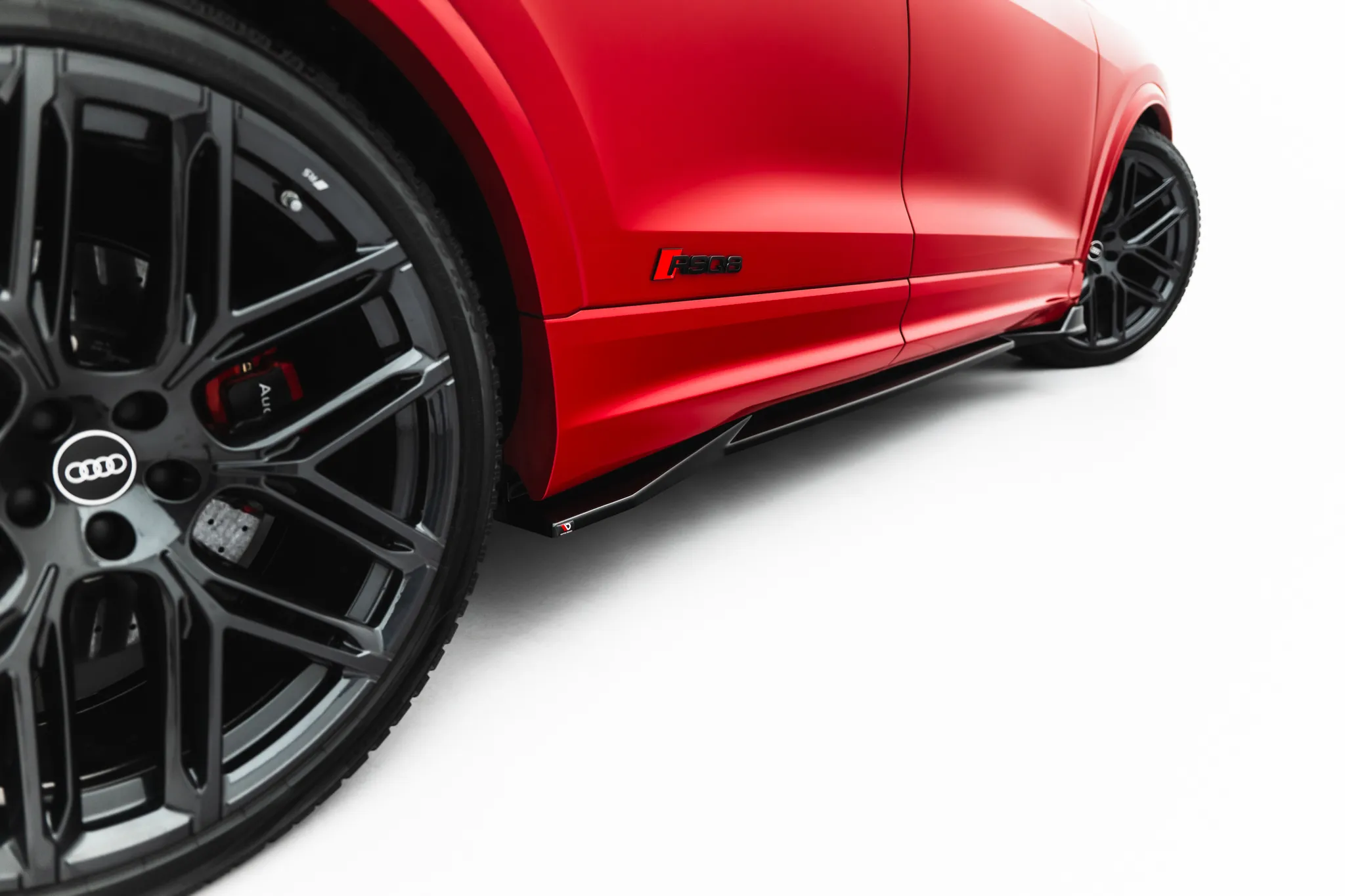 Sideskjørt Audi RSQ8 (Mk1 Facelift) 2023-2026 | Glossy Black Edition – bilde 3
