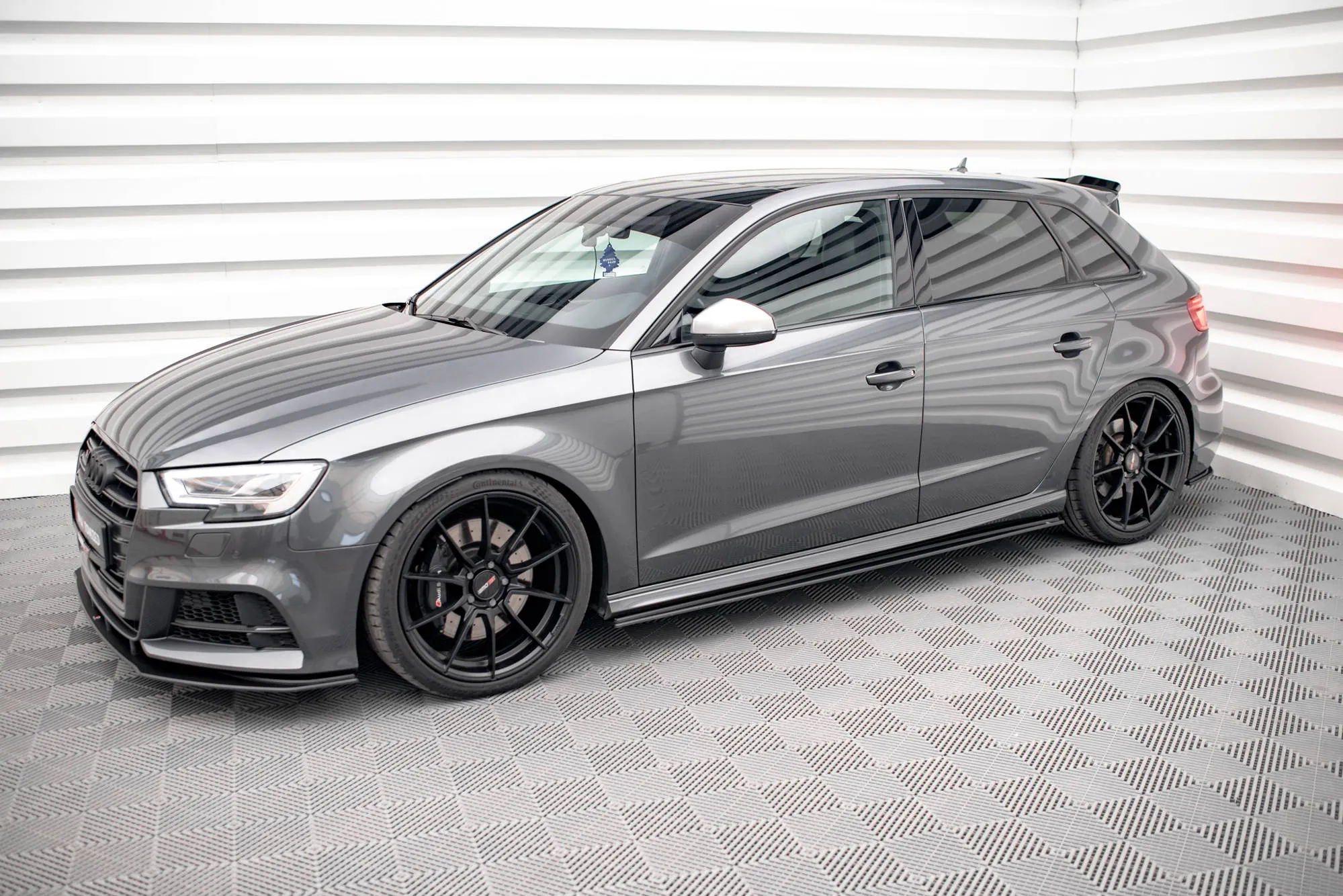 Sideskjørt Audi S3 (8V) Sportback / A3 S-Line (8V) Sportback Facelift 2016 - 2019 | Street Pro Black Edition – bilde 2