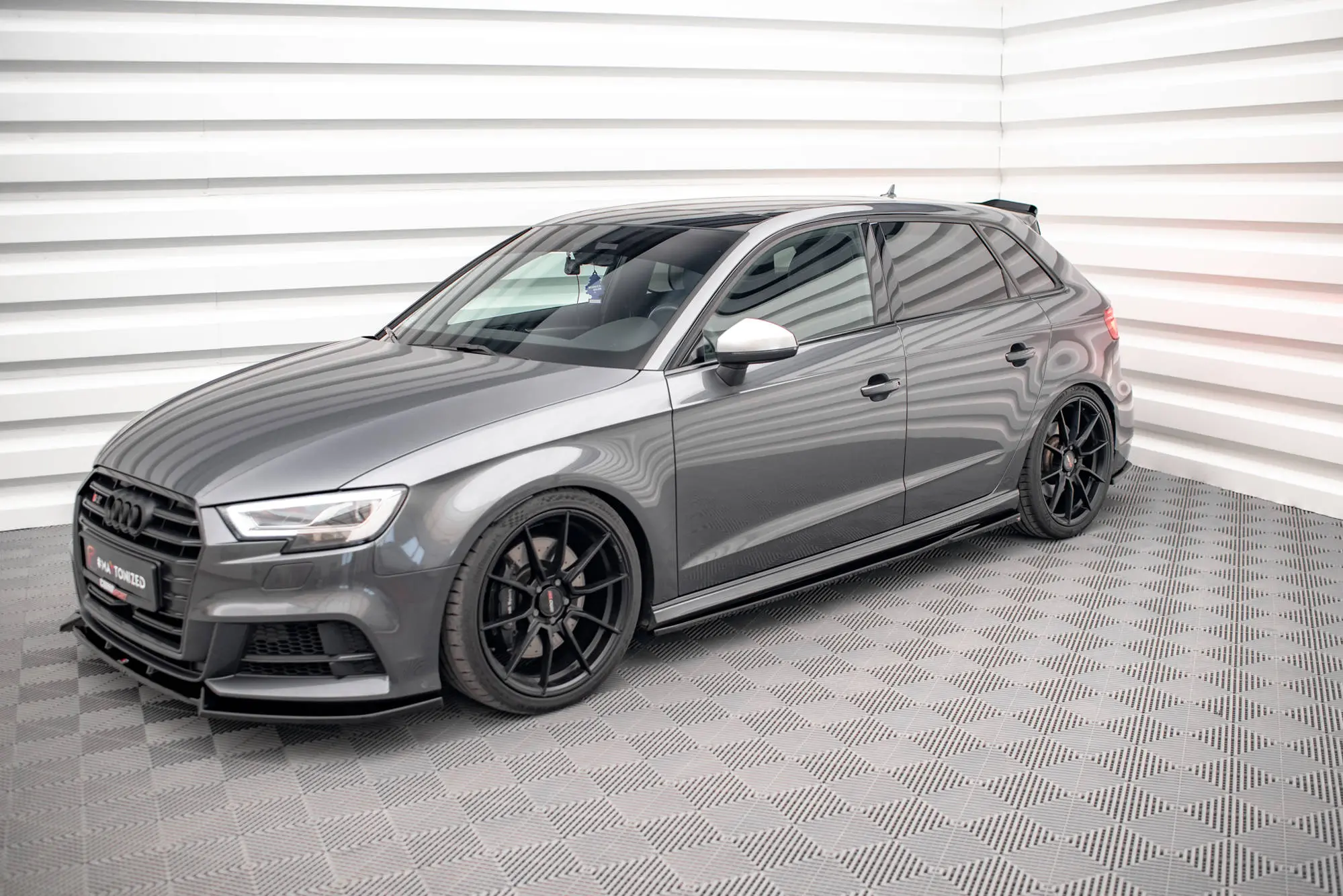 Sideskjørt Audi S3 8V Sportback facelift 2016 - 2019  / Audi A3 8V S-Line Sportback facelift 2016 - 2019 | Glossy Black Edition – bilde 4