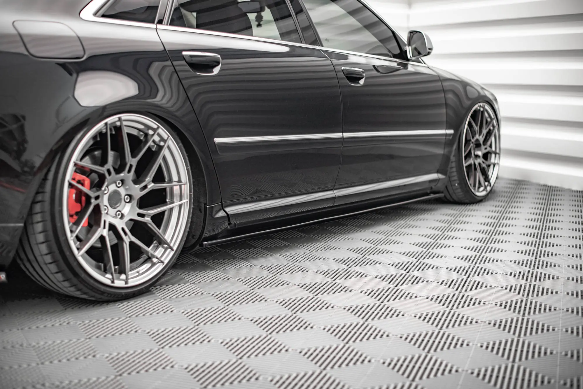 SIDESKJØRT AUDI S8 D3 2006-2010 – bilde 2