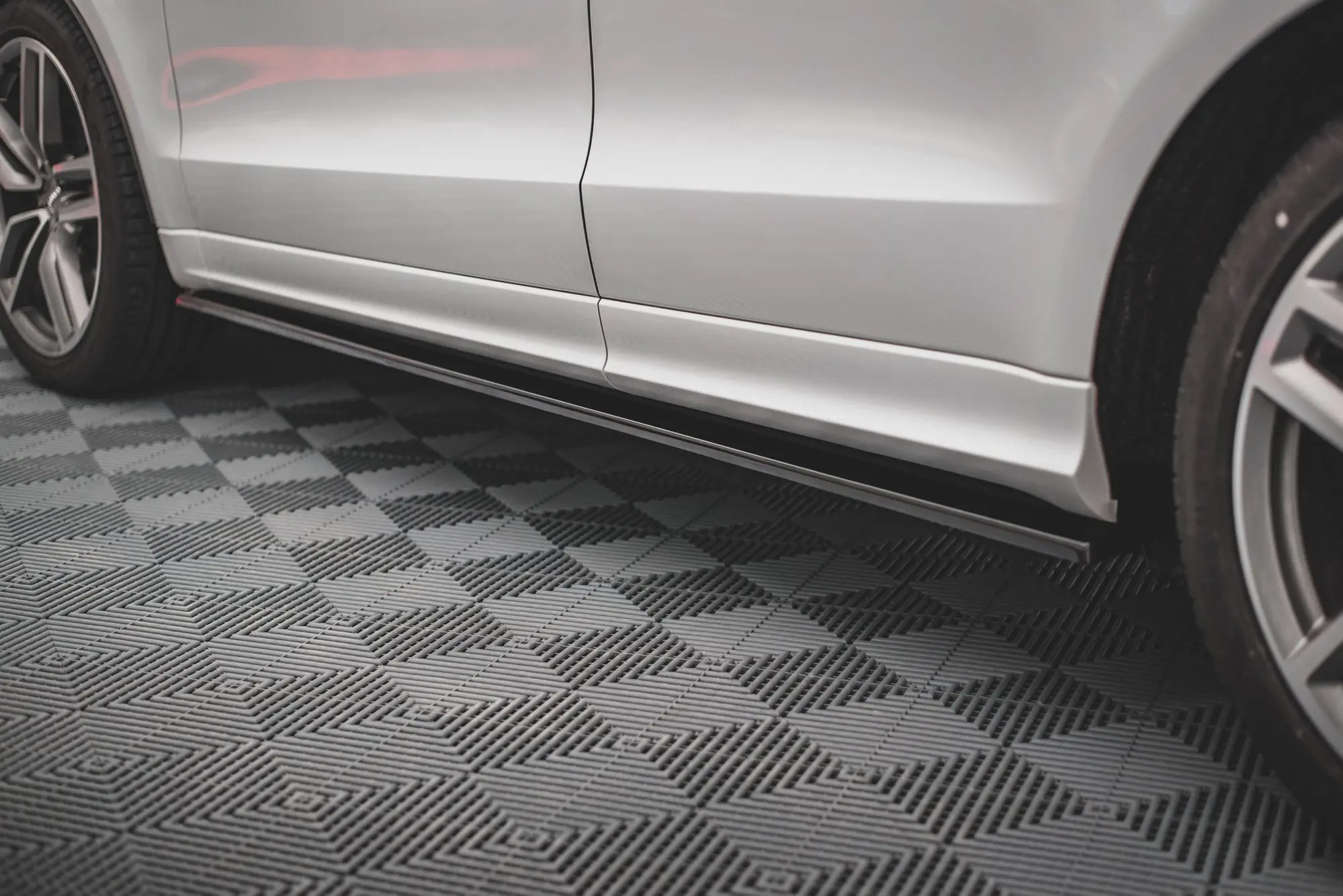 SIDESKJØRT AUDI SQ5 8R 2012-2017 – bilde 2