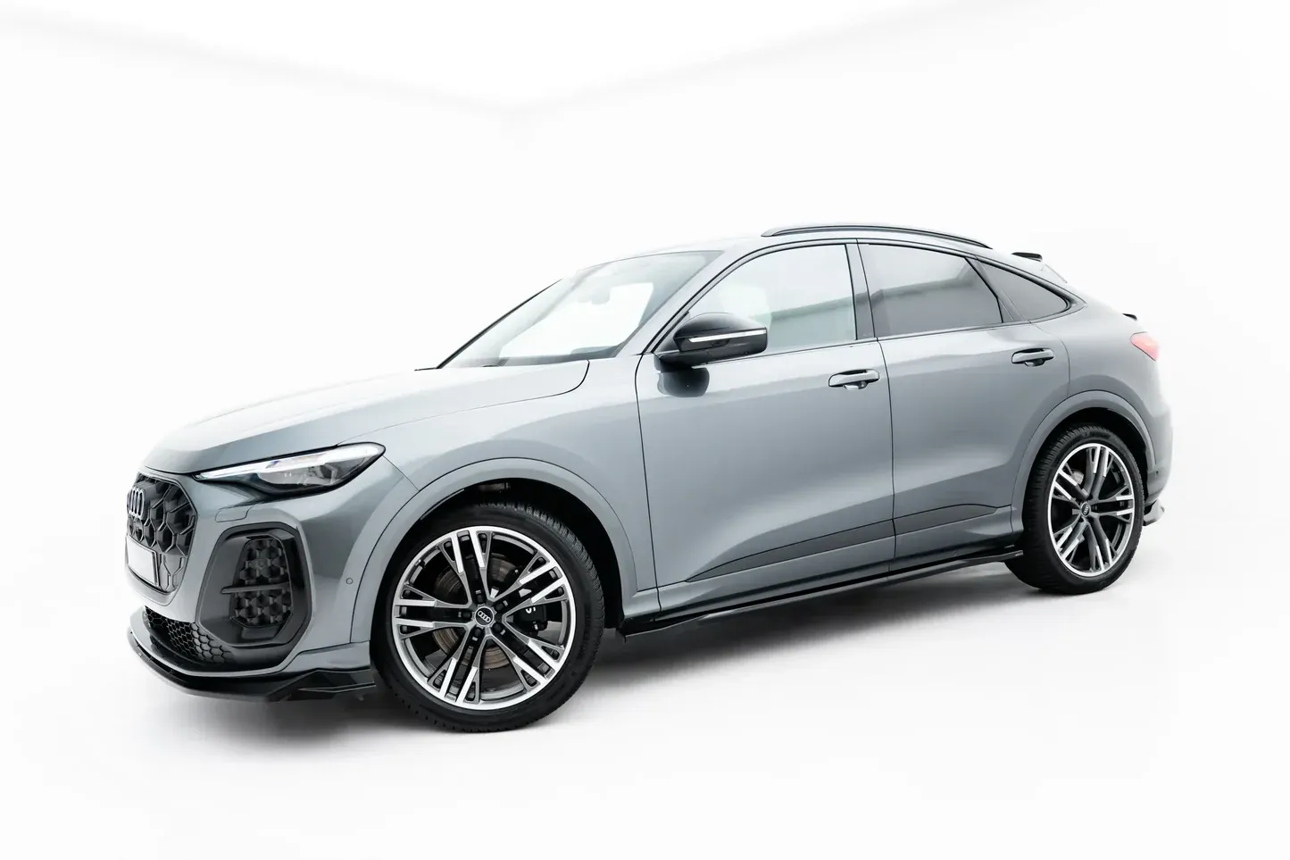 Sideskjørt Audi SQ5 / Q5 S-Line III 2024 -> | Glossy Black Edition
