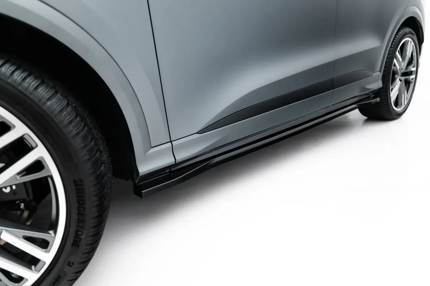 Sideskjørt Audi SQ5 / Q5 S-Line III 2024 -> | Glossy Black Edition – bilde 4