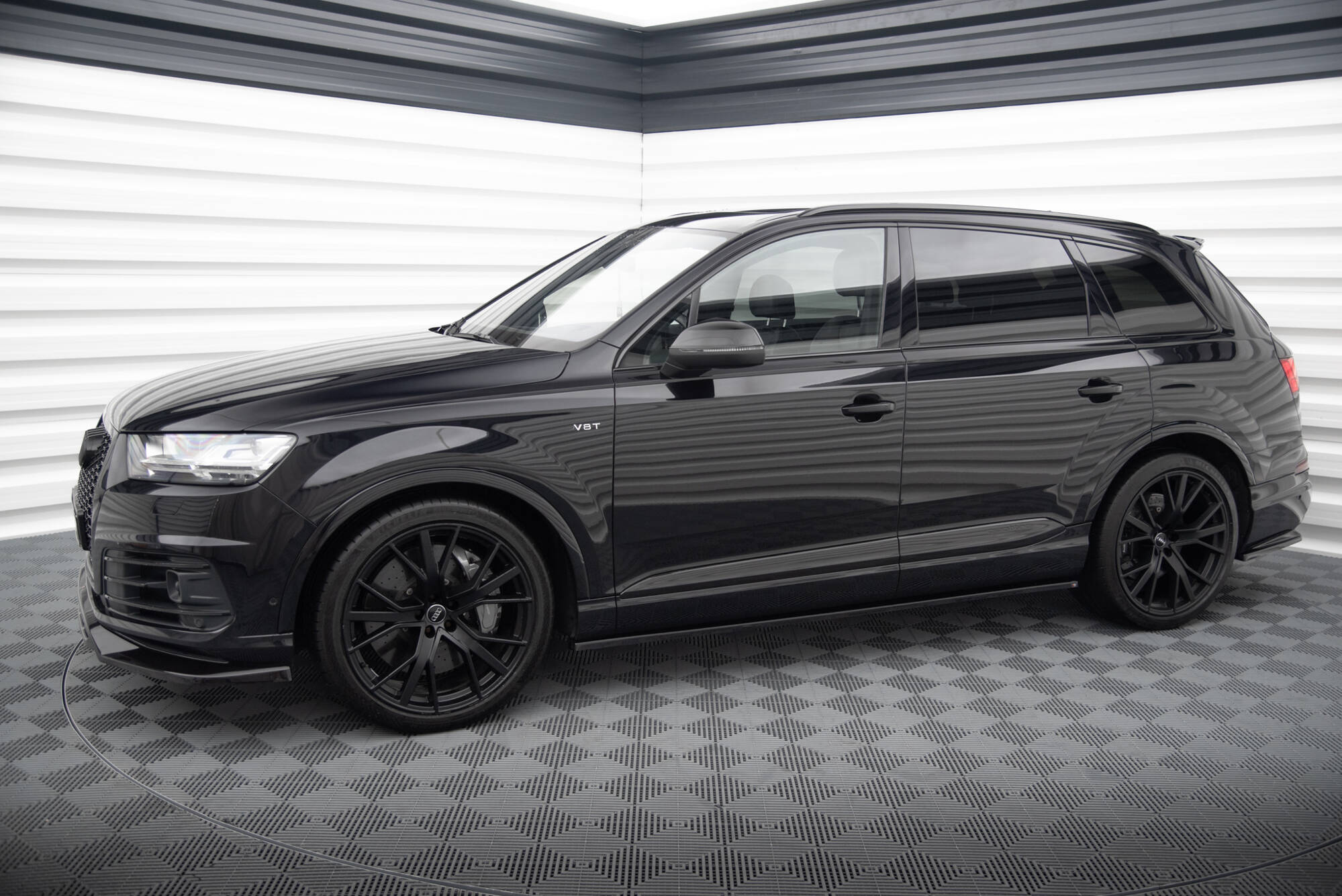 Sideskjørt Audi SQ7 / Q7 S-Line mk2 2015 - 2019 | V.2 Glossy Black Edition – bilde 4
