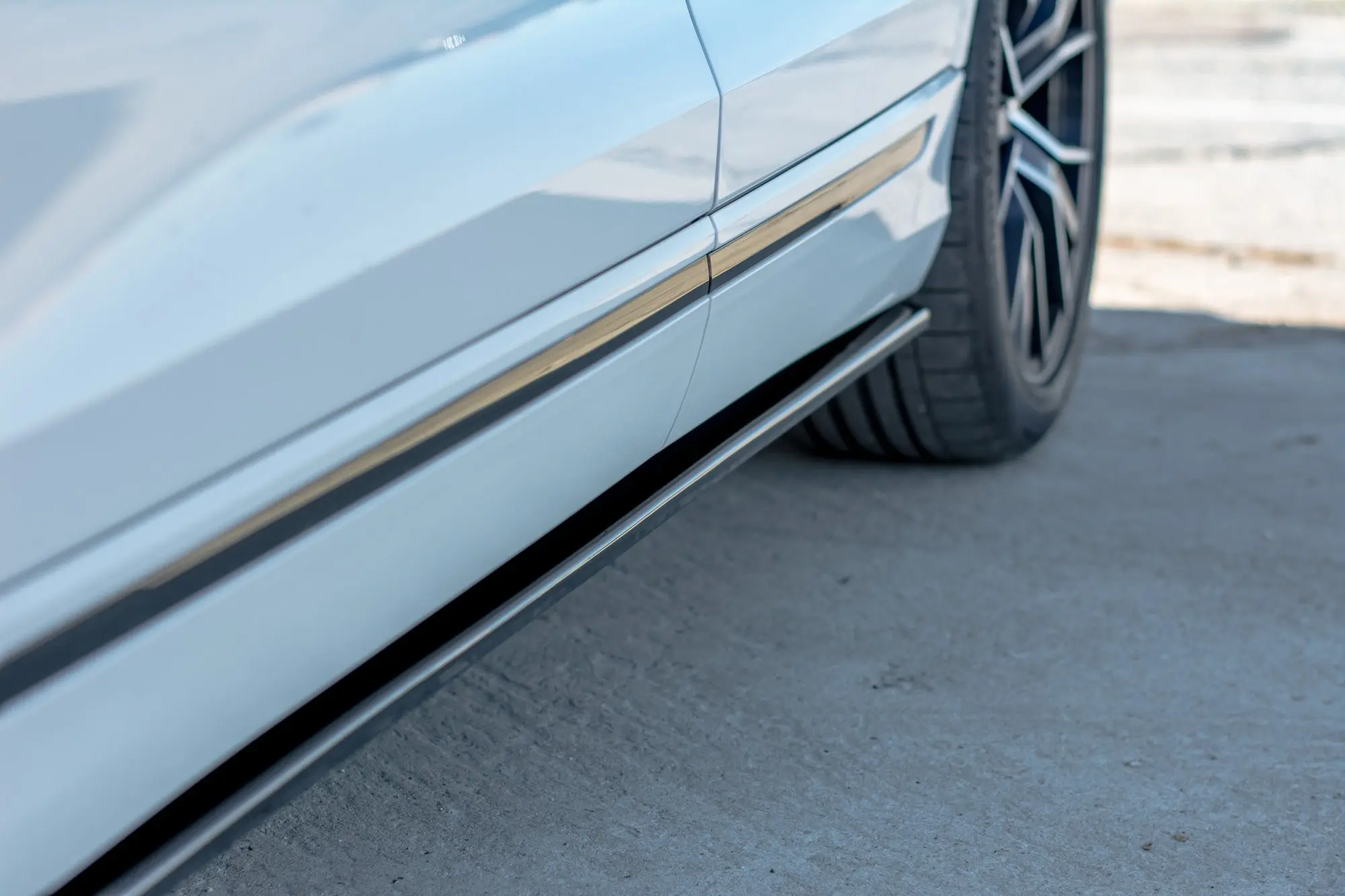 SIDESKJØRT AUDI SQ8 4MN 2019-> / AUDI Q8 4MN S-Line 2018-> – bilde 2
