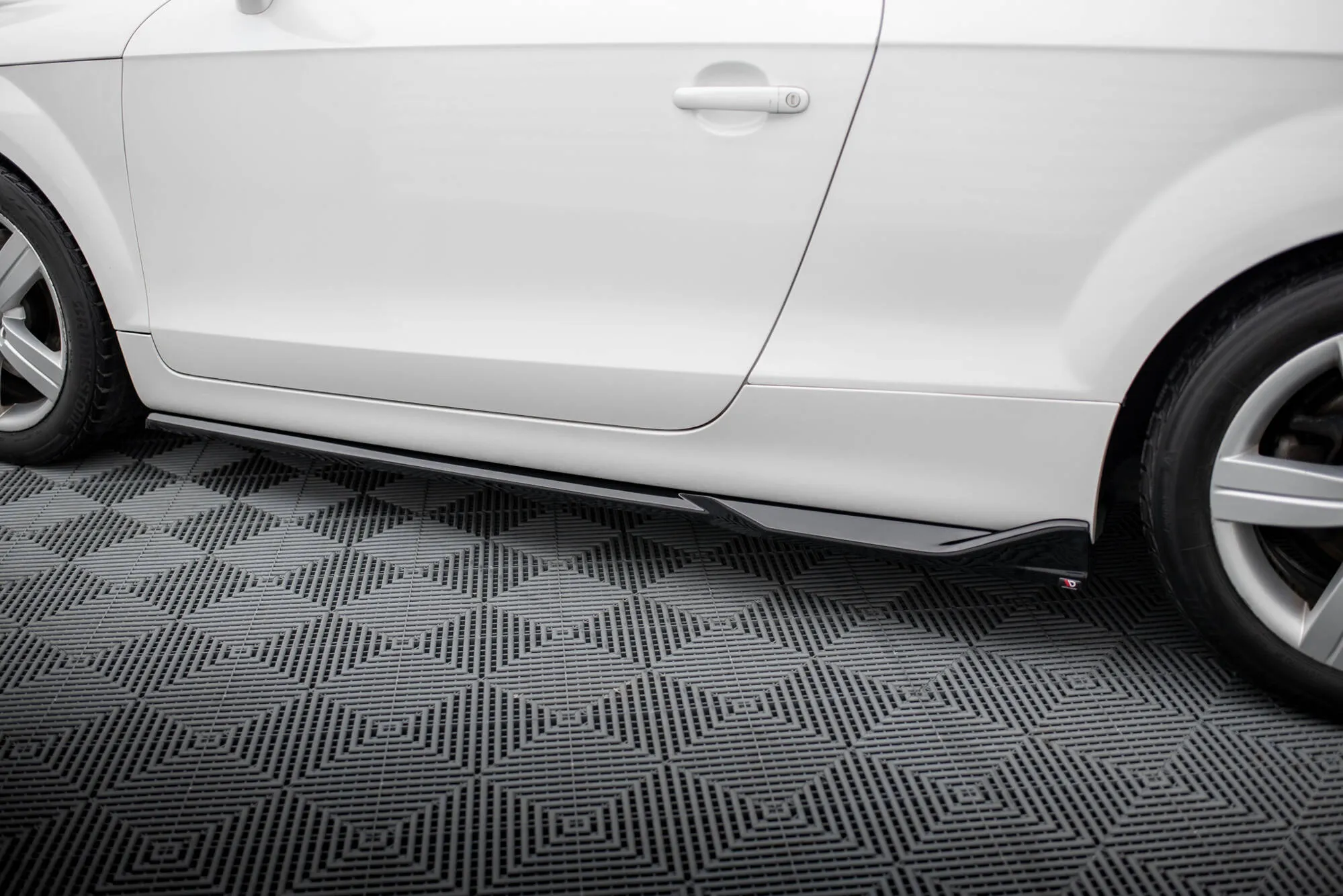 Sideskjørt Audi TT 8J 2006 - 2010 | Glossy Black Edition – bilde 3