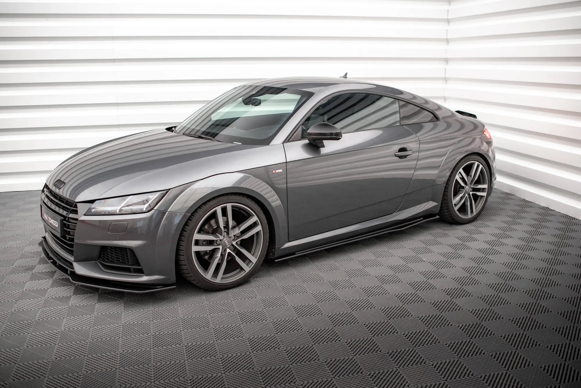 Sideskjørt Audi TT S (8S) / Audi TT S-Line (8S) 2014 - 2018 | Street Pro Black Edition – bilde 2