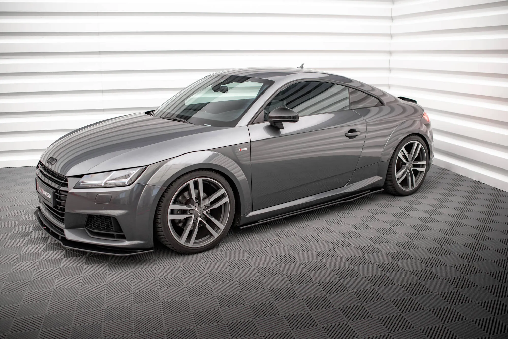 Sideskjørt Audi TT S (8S) / Audi TT S-Line (8S) 2014 - 2018 | Street Pro Black Edition – bilde 2