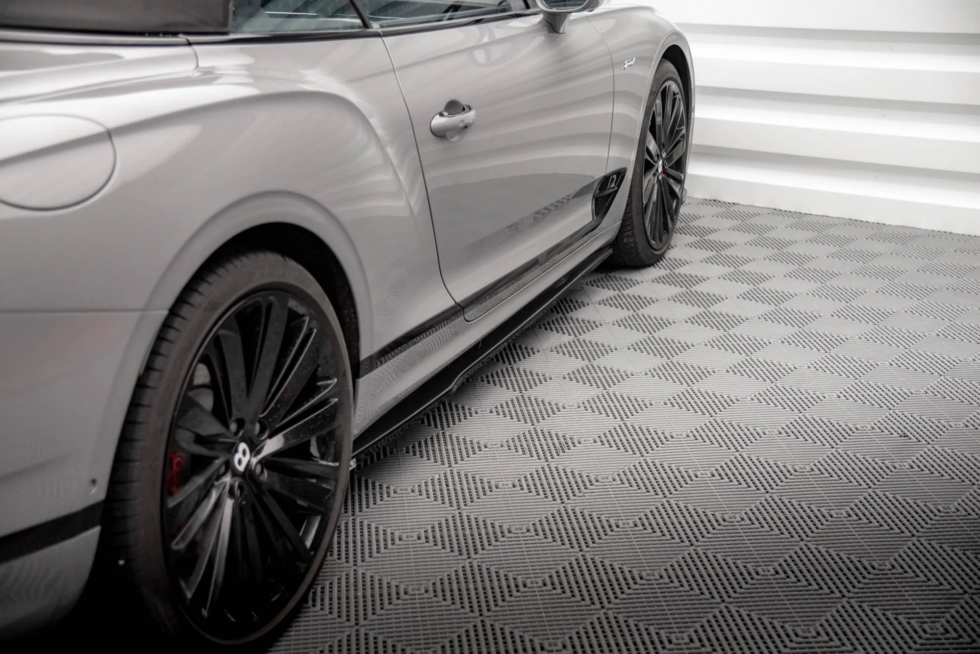 Sideskjørt Bentley Continental GT Mk3 2018 - 2024 | Glossy Black Edition – bilde 2