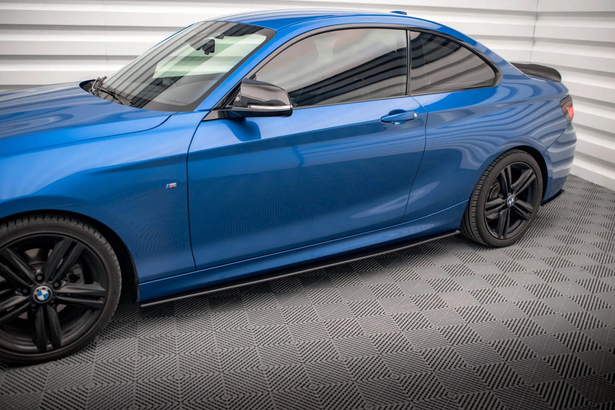 Sideskjørt BMW 2 (F22) 2014-2021 M-pack | Street Pro Black Edition