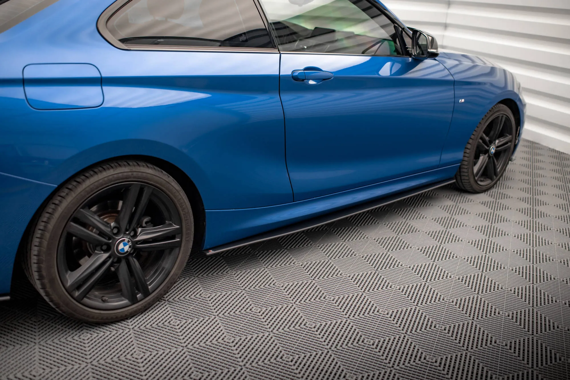 Sideskjørt BMW 2 (F22) 2014-2021 M-pack | Street Pro Black Edition – bilde 3