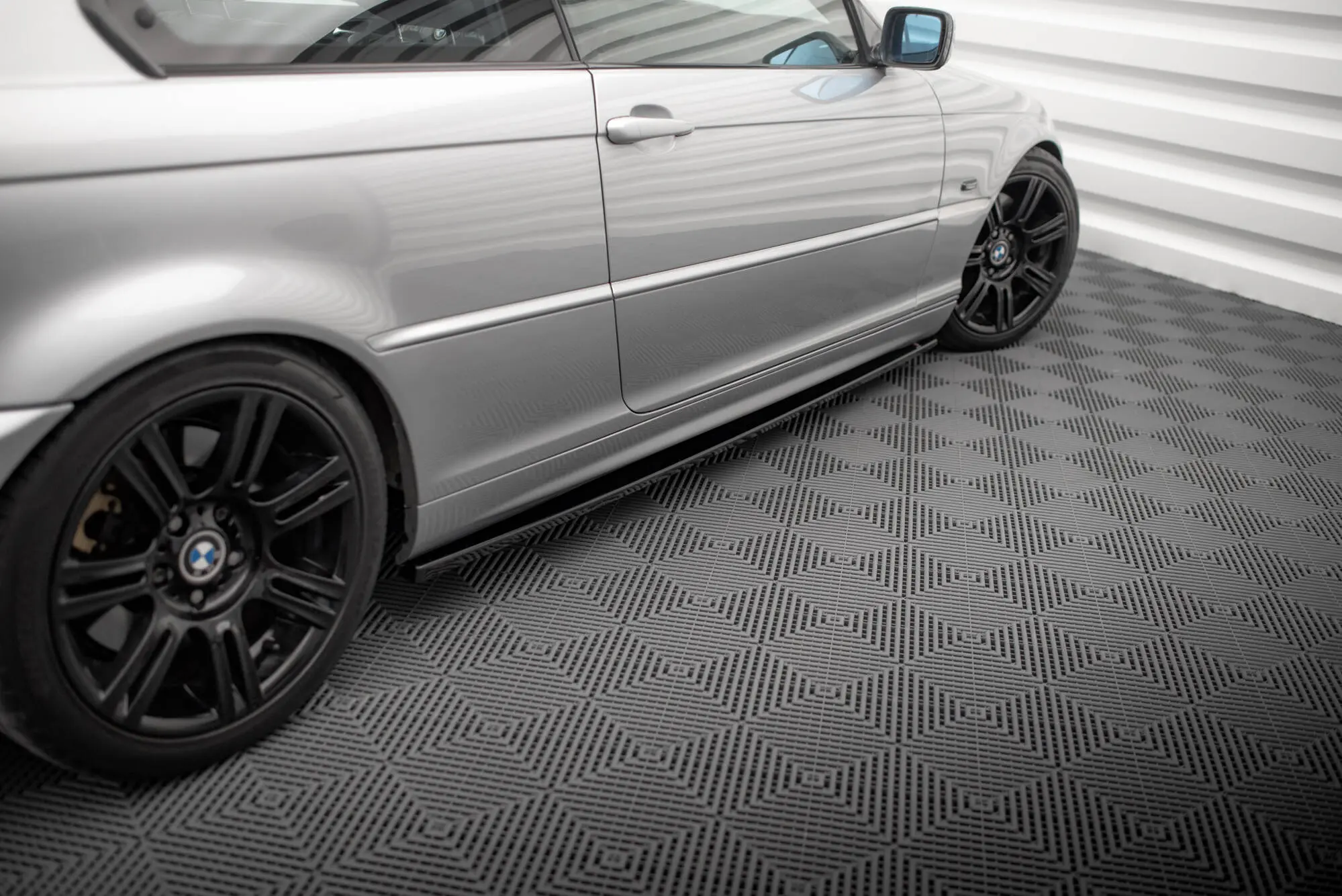 Sideskjørt BMW 3 (E46) Coupe 1998 - 2003 | Glossy Black Edition