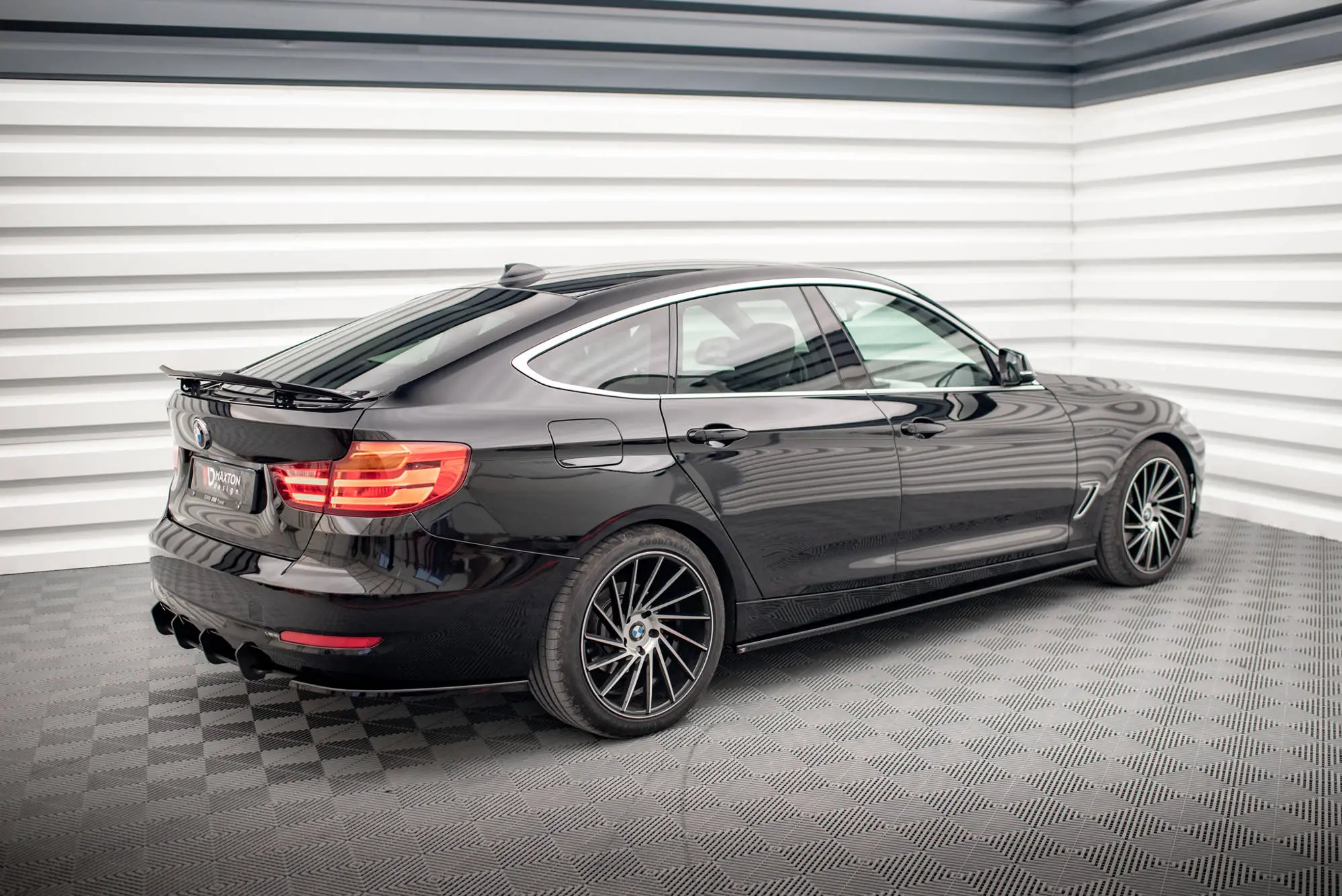 SIDESKJØRT BMW 3 Gran Turismo (F34) 2013-2016 – bilde 4
