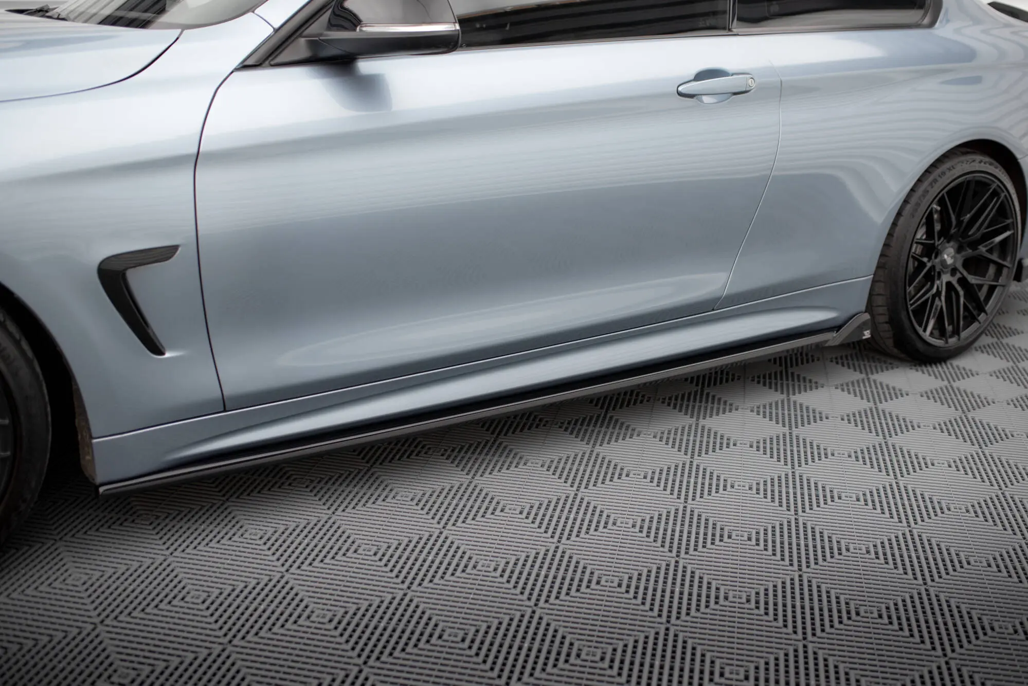 Sideskjørt BMW 4 Coupe (F32) M-Pakke 2013 - 2020 | V.2 Glossy Black Edition