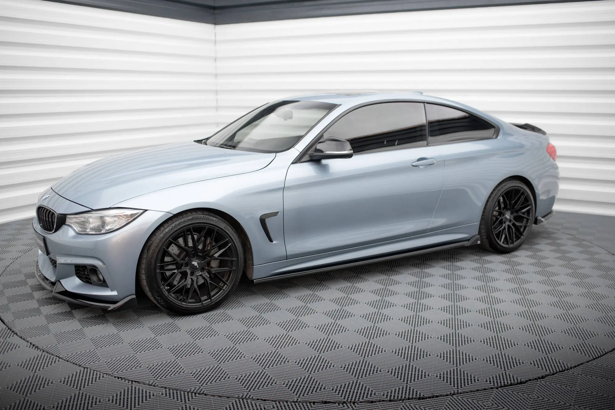 Sideskjørt BMW 4 Coupe (F32) M-Pakke 2013 - 2020 | V.2 Glossy Black Edition – bilde 3