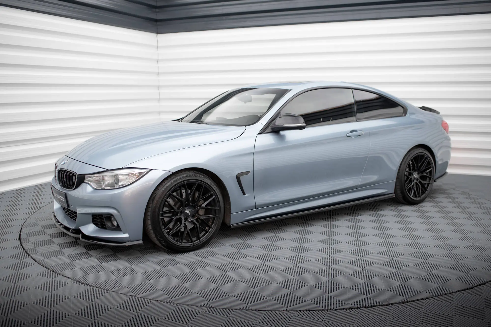 Sideskjørt BMW 4 Coupe (F32) M-Pakke 2013 - 2020 | V.3 Glossy Black Edition – bilde 3