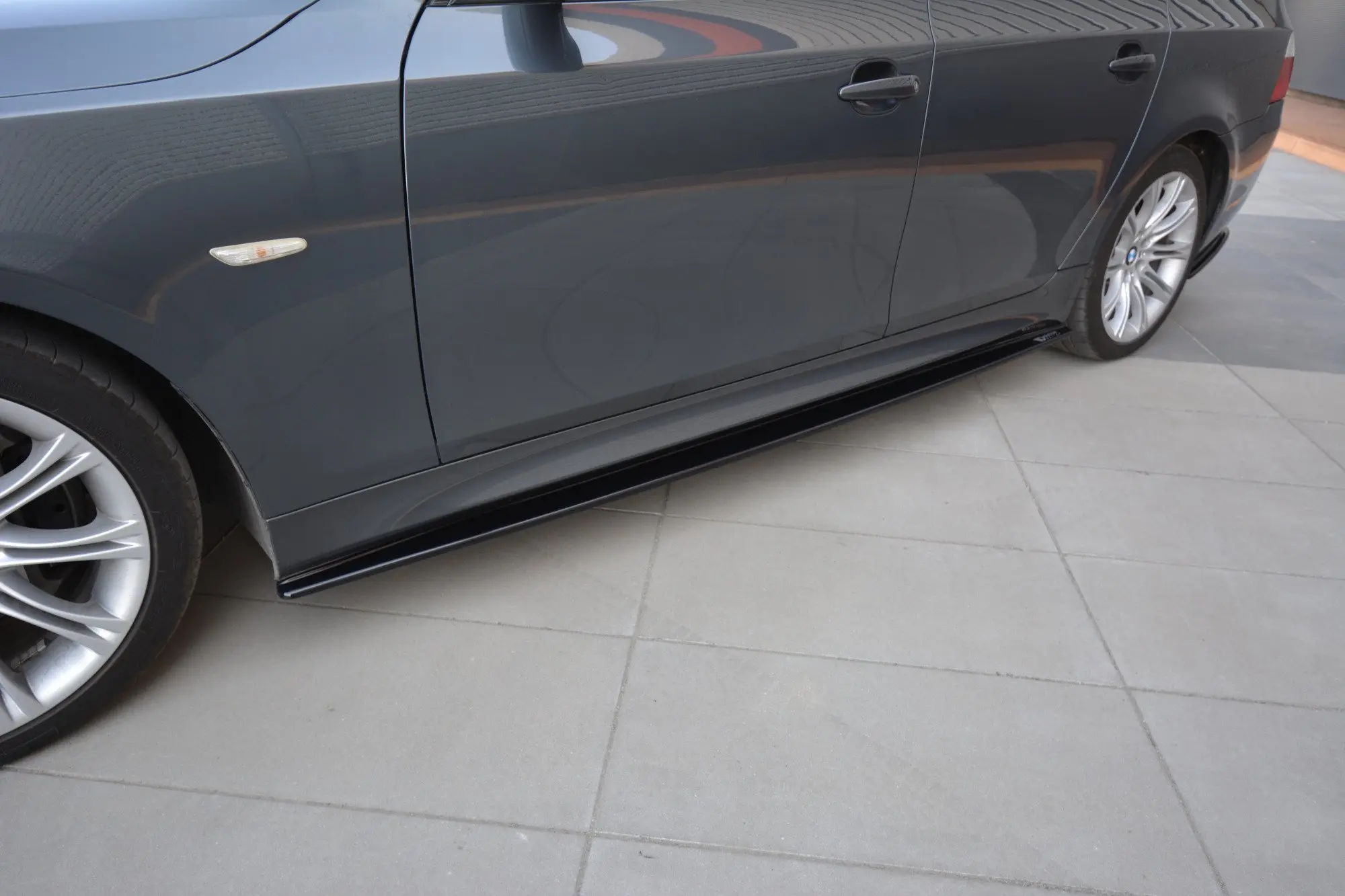 SIDESKJØRT BMW 5 (E60/E61) M-Pack 2003 - 2010 – bilde 3