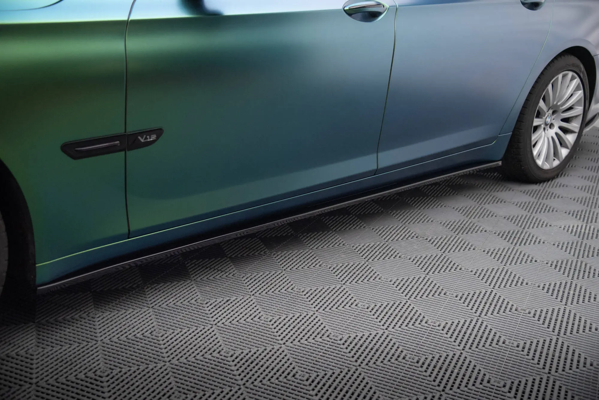 Sideskjørt BMW 7 (F02) Long 2008 -2013 | Glossy Black Edition