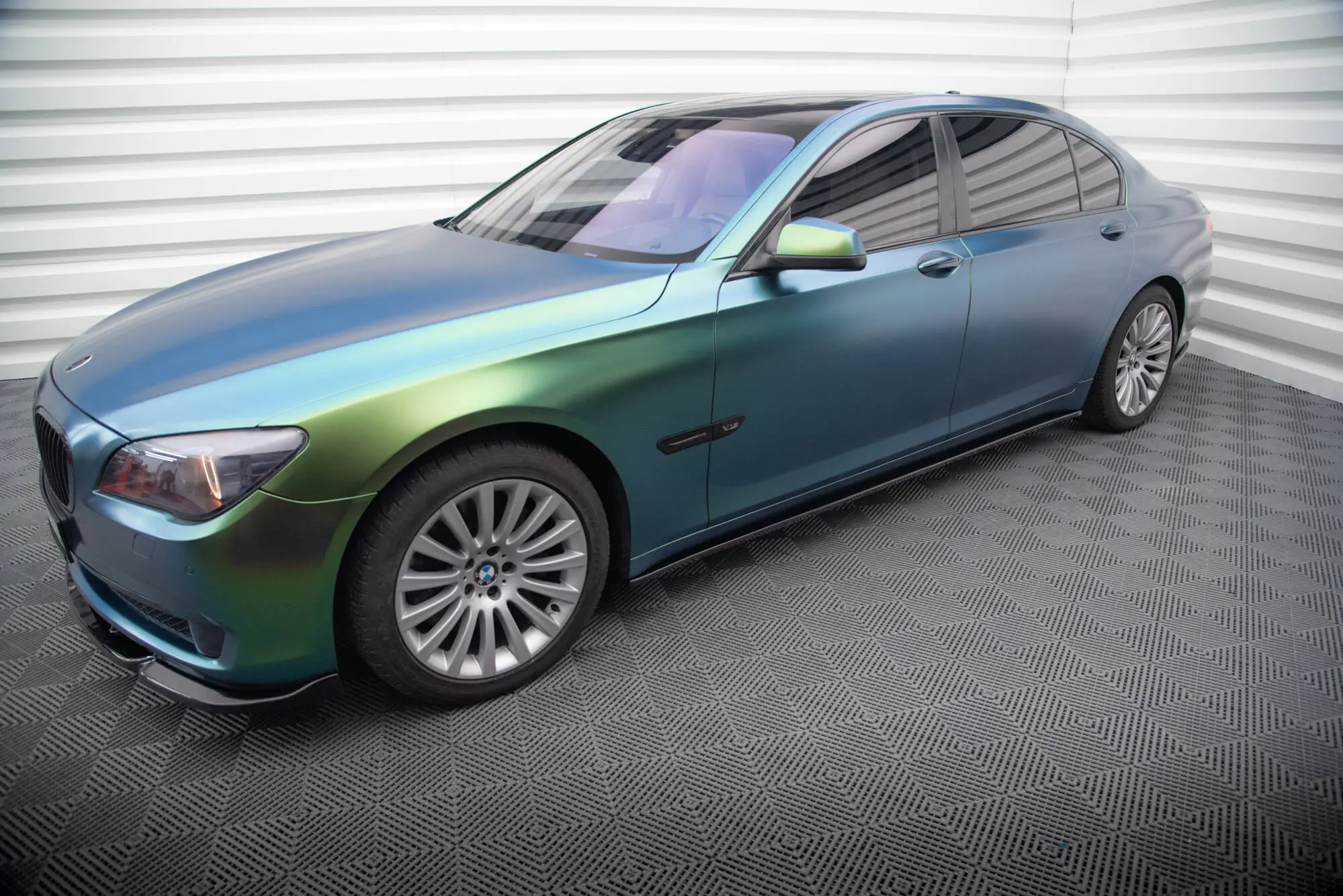 Sideskjørt BMW 7 (F02) Long 2008 -2013 | Glossy Black Edition – bilde 4