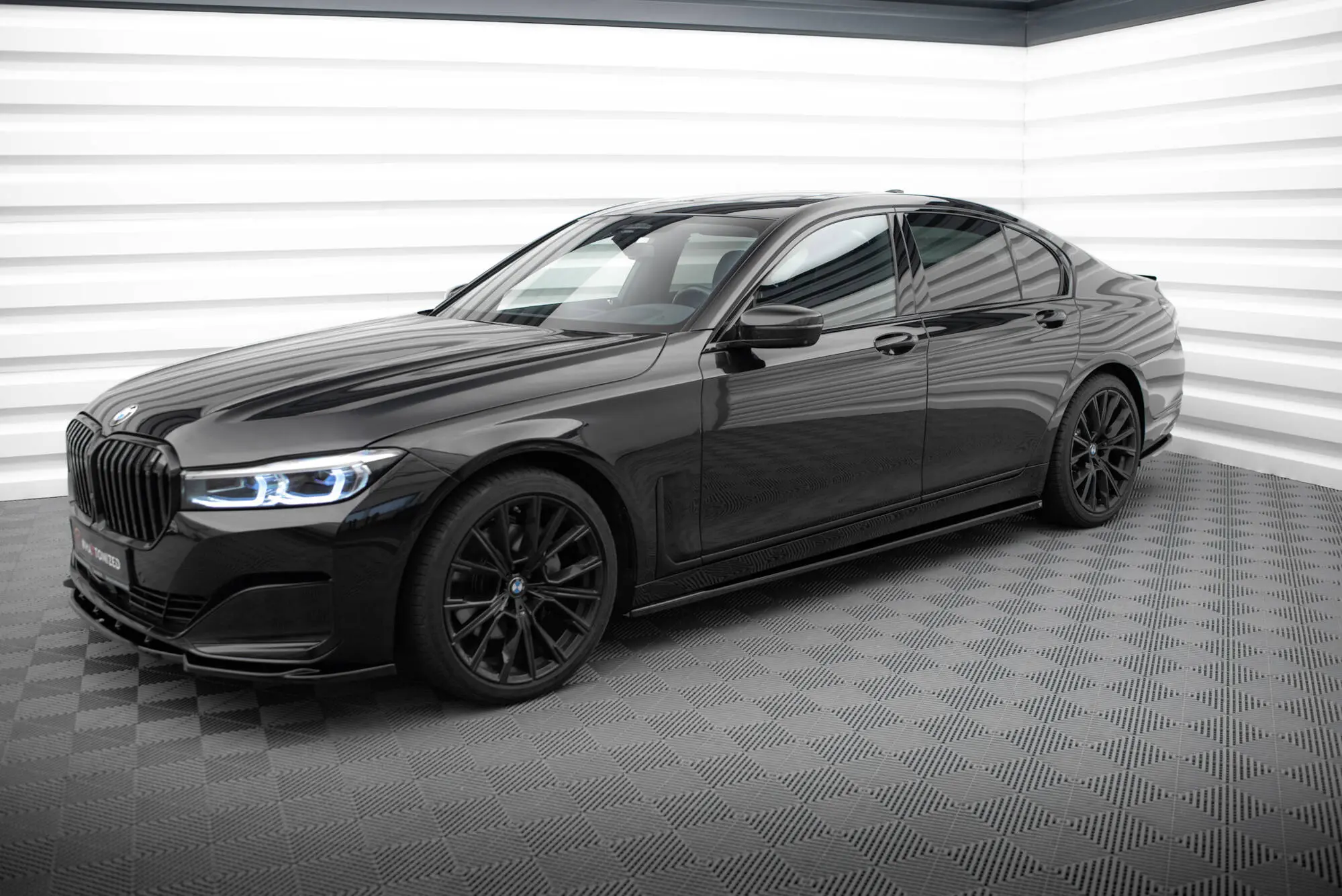 Sideskjørt BMW 7 (G11) facelift 2019 - 2022 | Glossy Black Edition – bilde 4