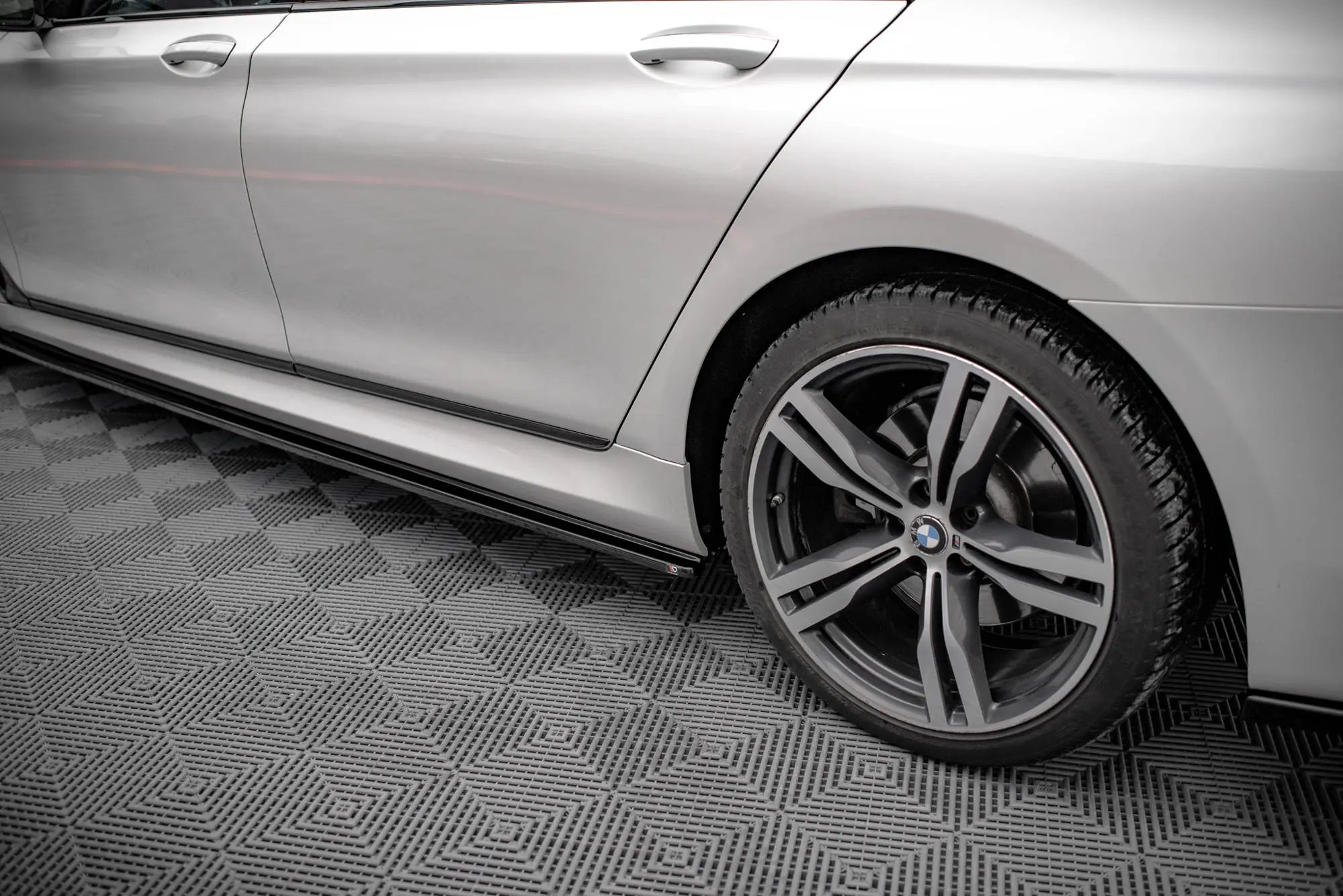 SIDESKJØRT BMW 7 Long (G12) M-PACK 2015-2022