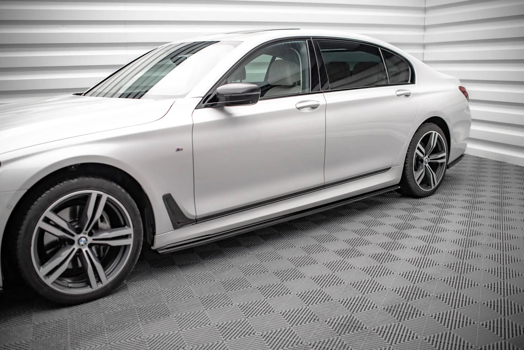 SIDESKJØRT BMW 7 Long (G12) M-PACK 2015-2022 – bilde 5