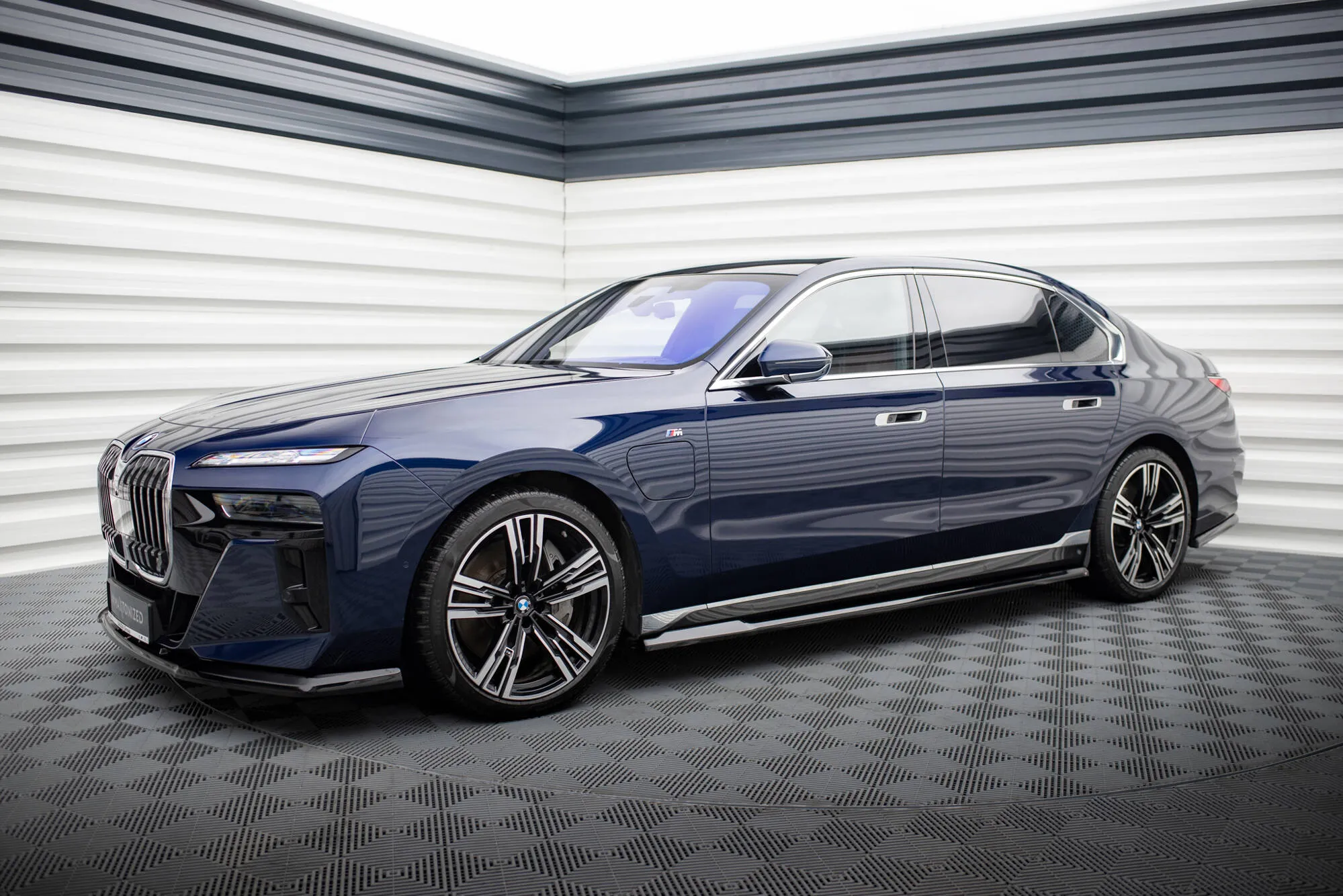 Sideskjørt BMW 7 M-Pack G70 2022 - 2026 | Glossy Black Edition – bilde 2