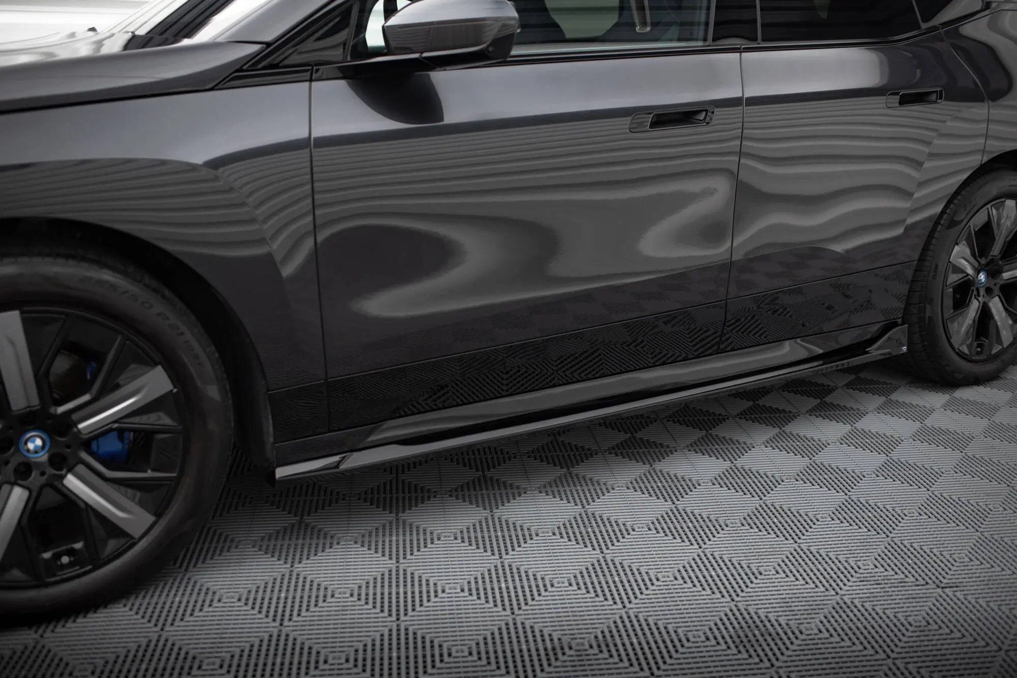 Sideskjørt BMW iX (I20) M-Pack 2021 -> | Glossy Black Edition