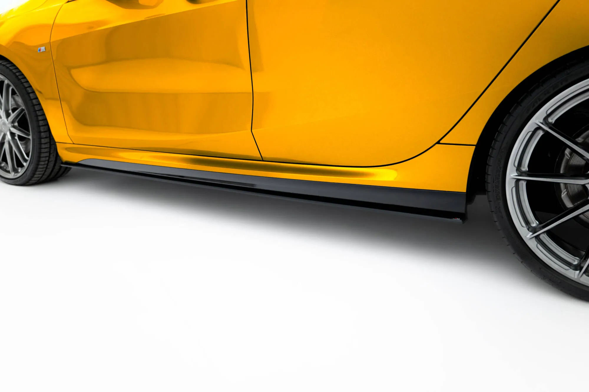 Sideskjørt BMW M135i (F70) 2024 -> | Street Pro Black Edition – bilde 3