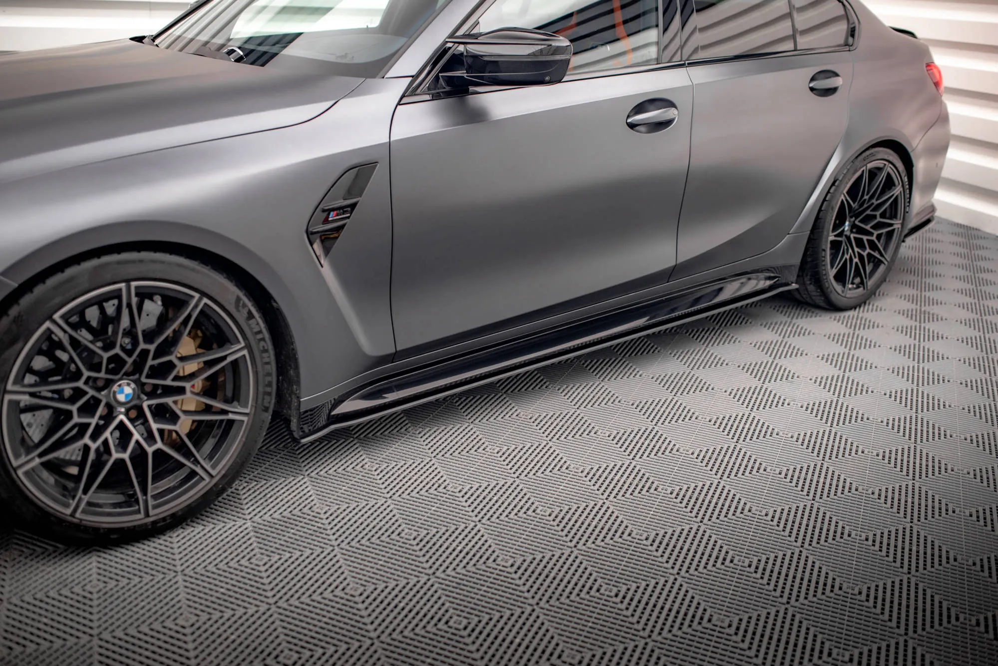 Sideskjørt BMW M3 (G80) 2020-> | Street Pro Black Edition – bilde 5