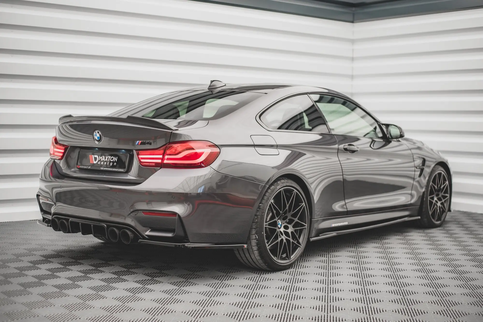 SIDESKJØRT BMW M4 (F82) 2014-2021 – bilde 3