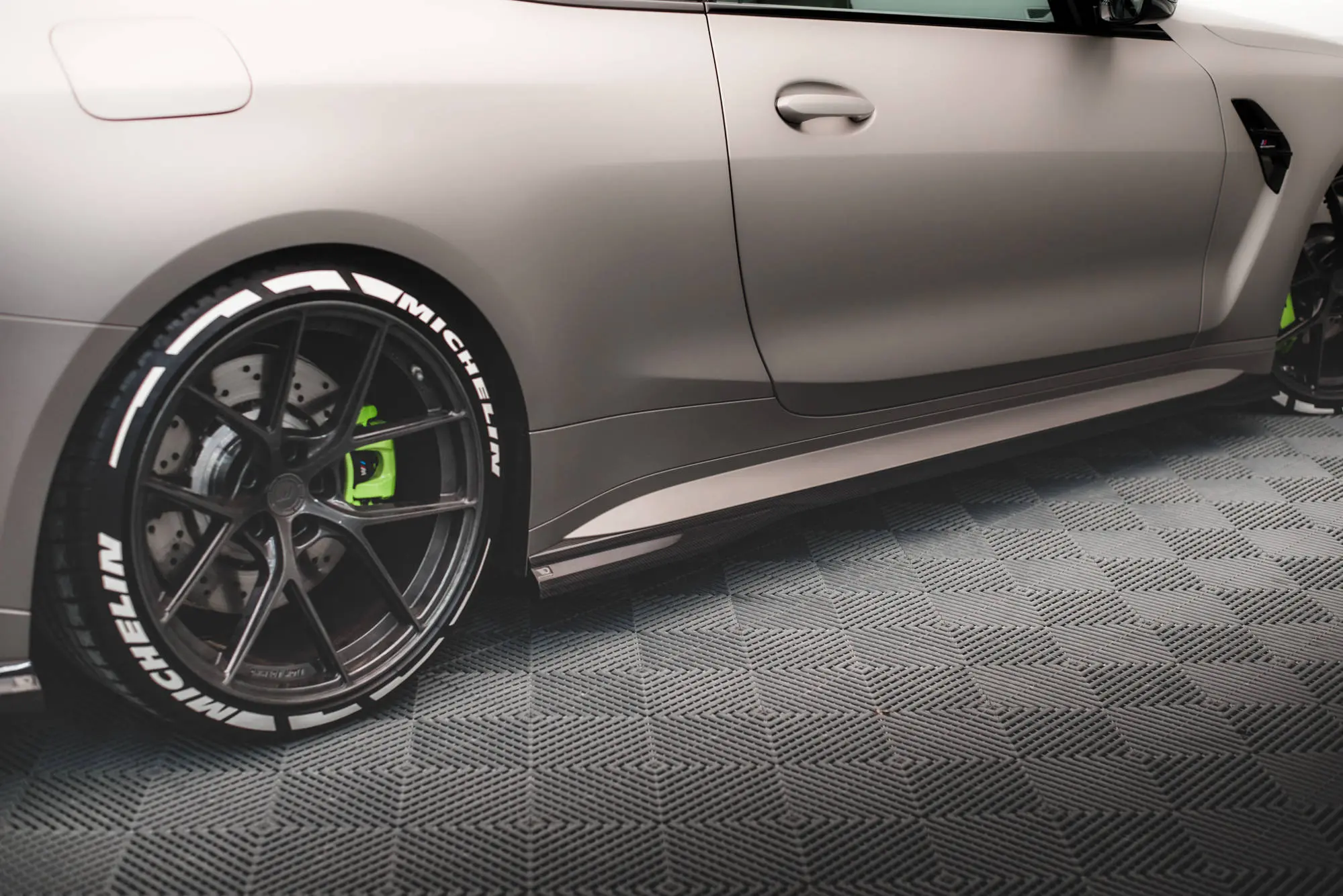 Sideskjørt BMW M4 (G82) 2021->| Real Carbon Fiber