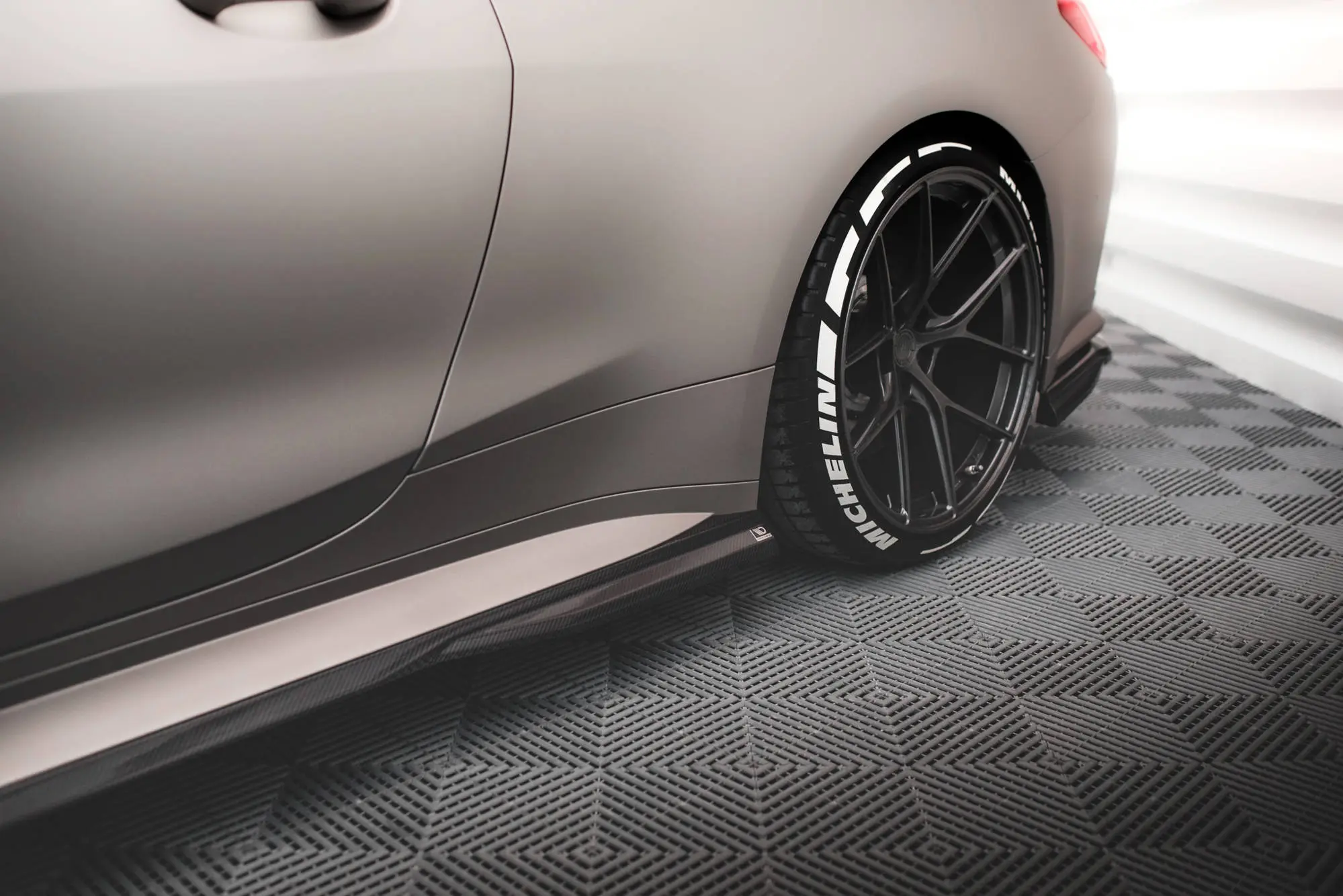 Sideskjørt BMW M4 (G82) 2021->| Real Carbon Fiber – bilde 4