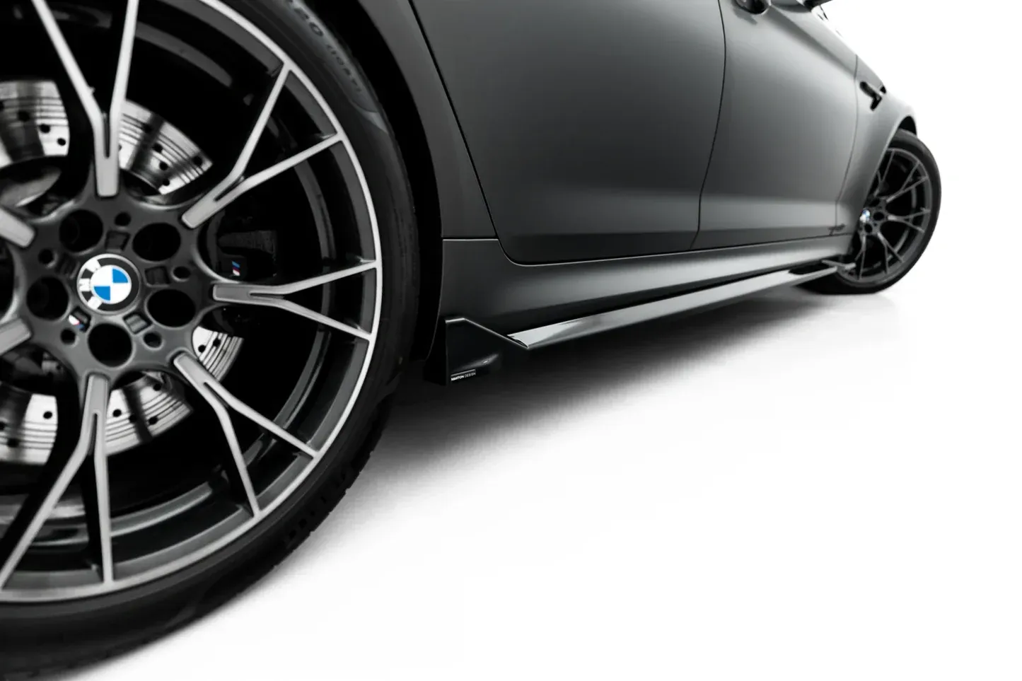 Sideskjørt BMW M5 F90 2017 - 2020 | Glossy Black Edition V2 – bilde 3