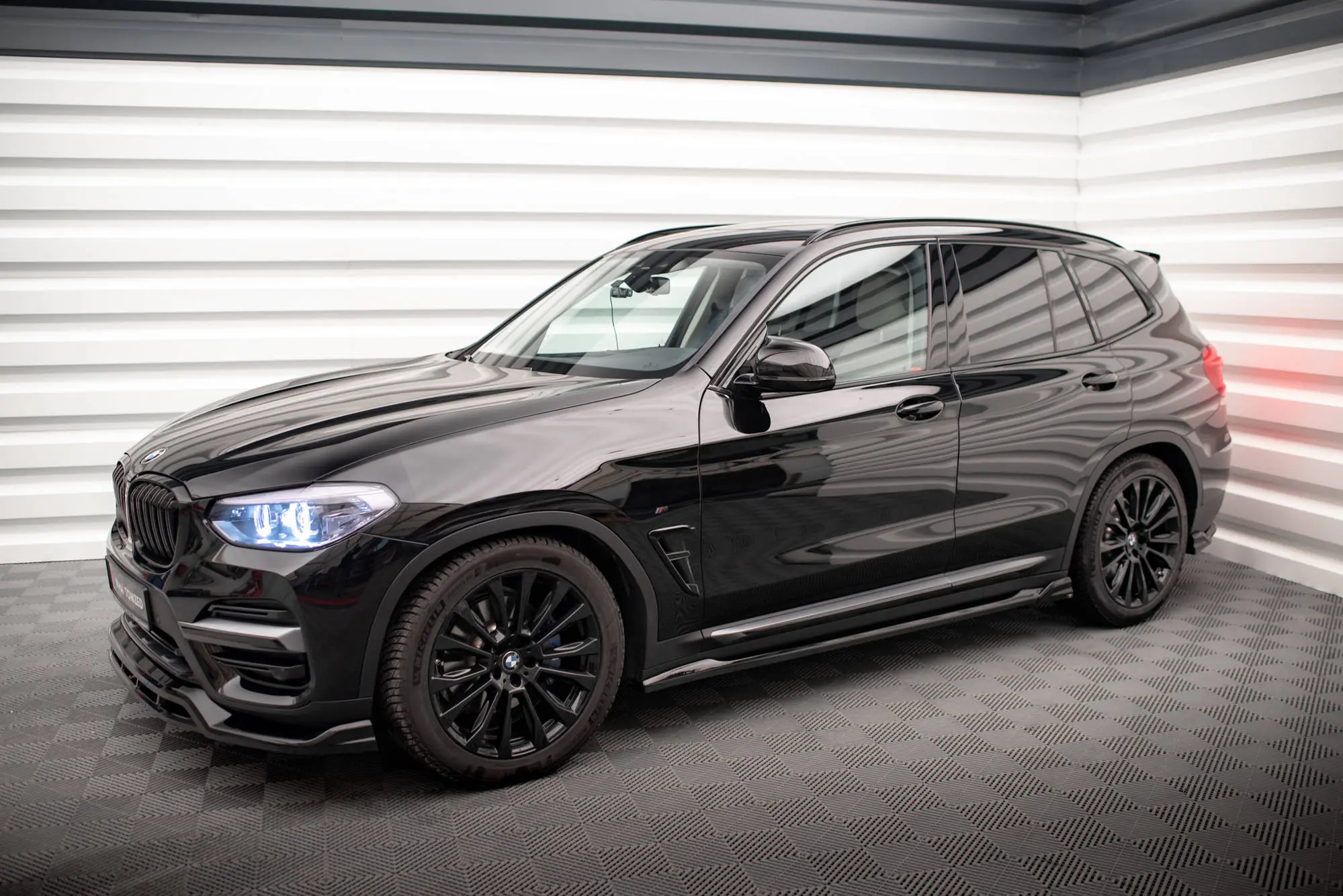 Sideskjørt BMW X3 (G01) 2017-2021 | Glossy Black Edition – bilde 4