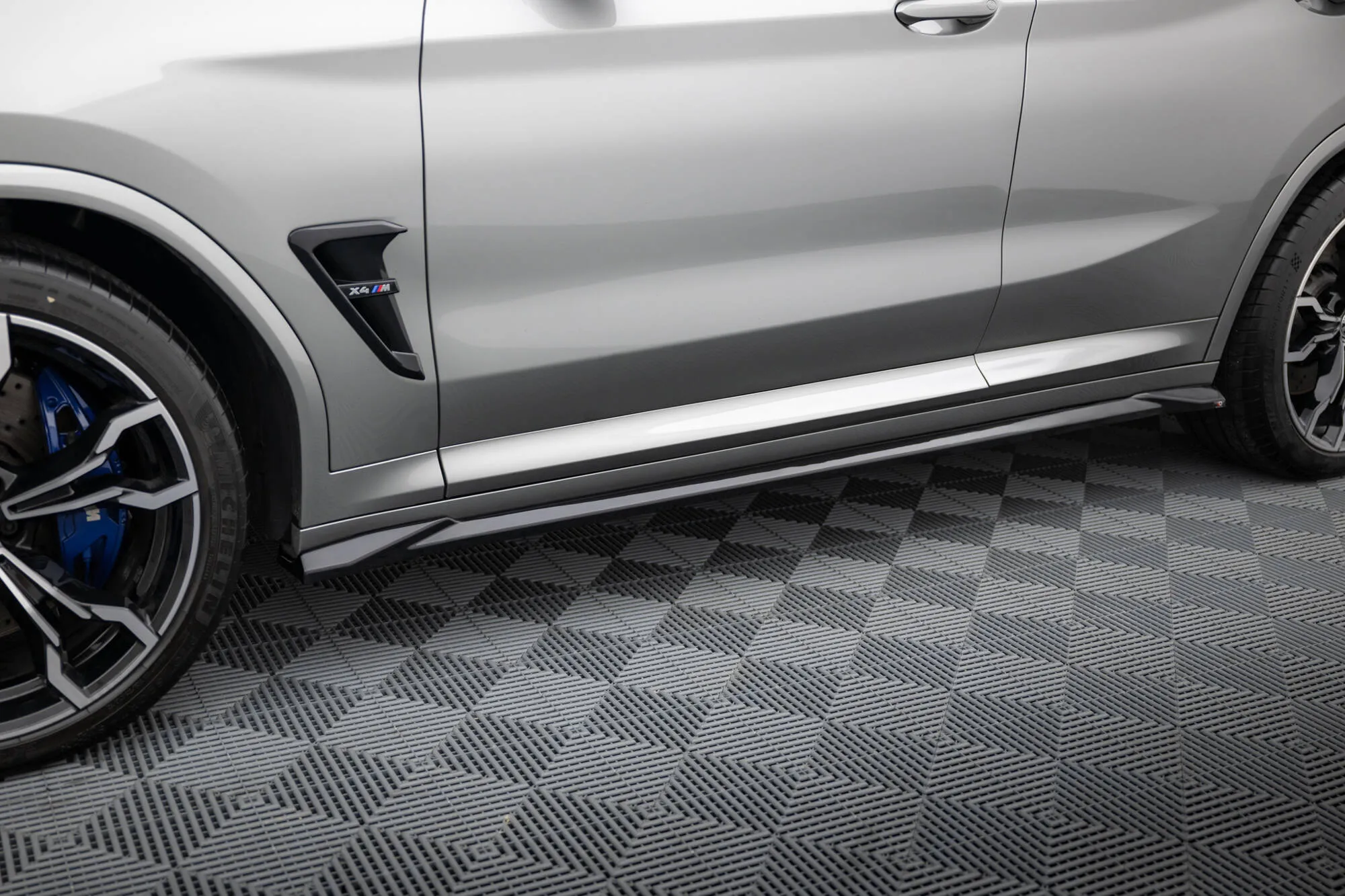 Sideskjørt BMW X4 M (F98) 2019 - 2021 | Glossy Black Edition