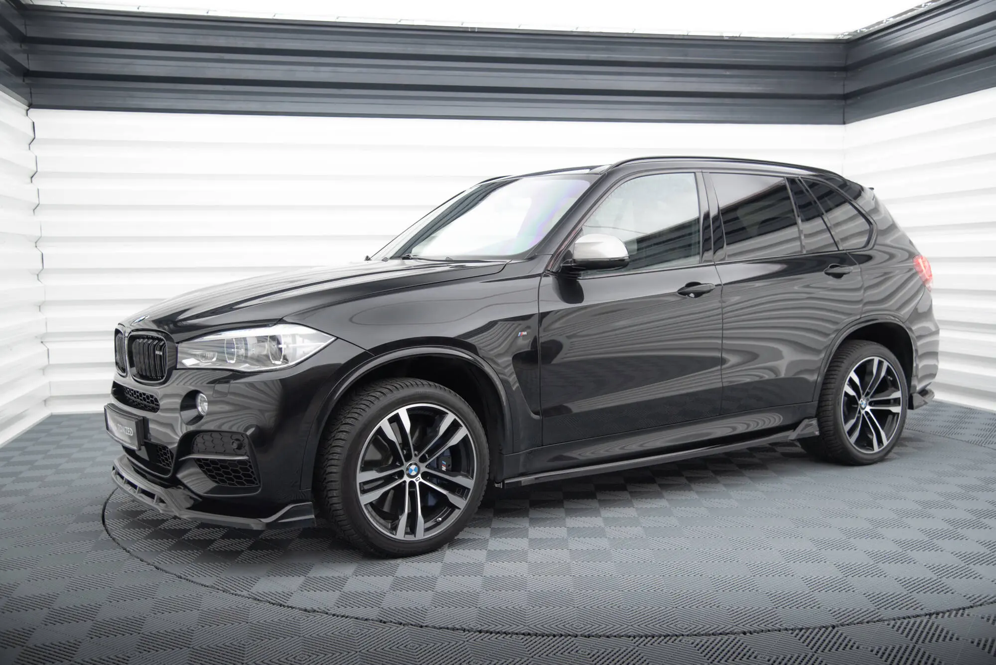 Sideskjørt BMW X5 (F15) M-Pakke 2013 - 2018 | V.2 Glossy Black Edition – bilde 4