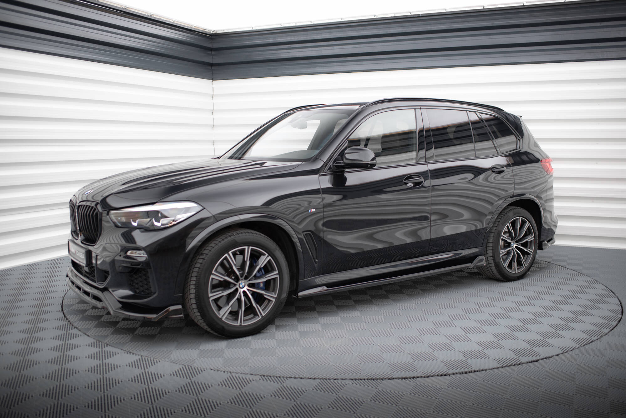 Sideskjørt BMW X5 (G05) M-Pakke  2018 - 2023 | V.2 Glossy Black Edition – bilde 4