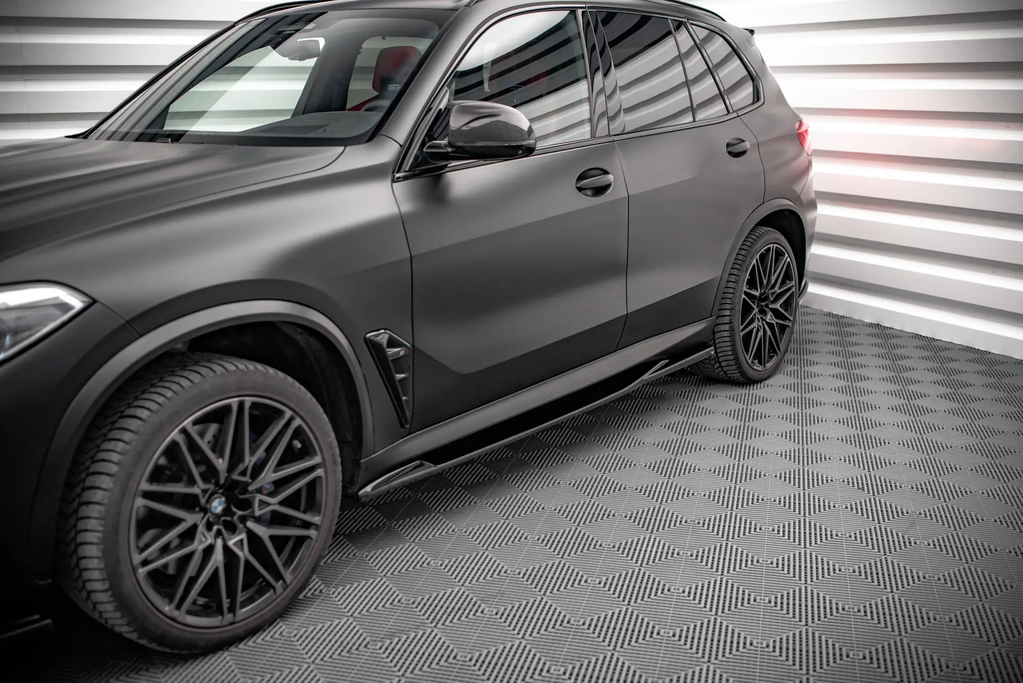 SIDESKJØRT BMW X5M (F95) 2019-> – bilde 3