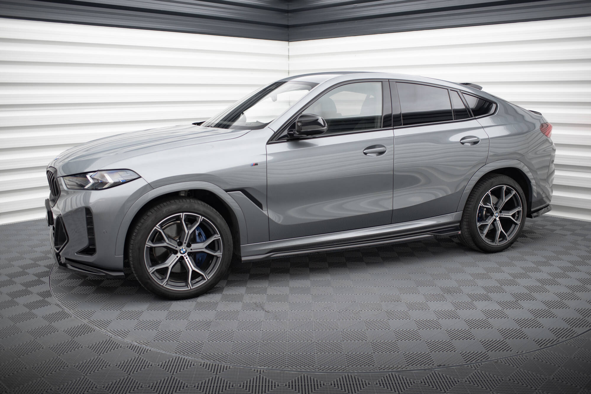 Sideskjørt BMW X6 (G06) M-Pakke Facelift 2023 -> | V.2 Glossy Black Edition – bilde 4