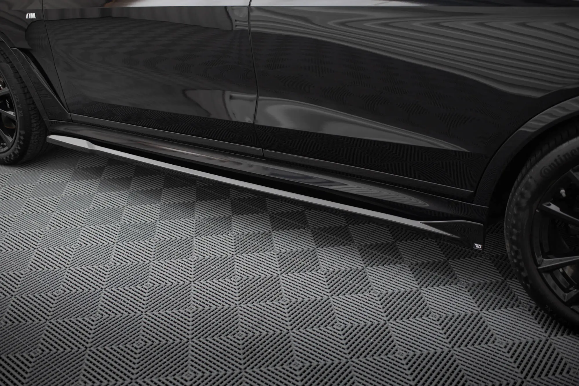 Sideskjørt BMW X7 (G07) M-Pack  LCI 2022 -> | Glossy Black Edition
