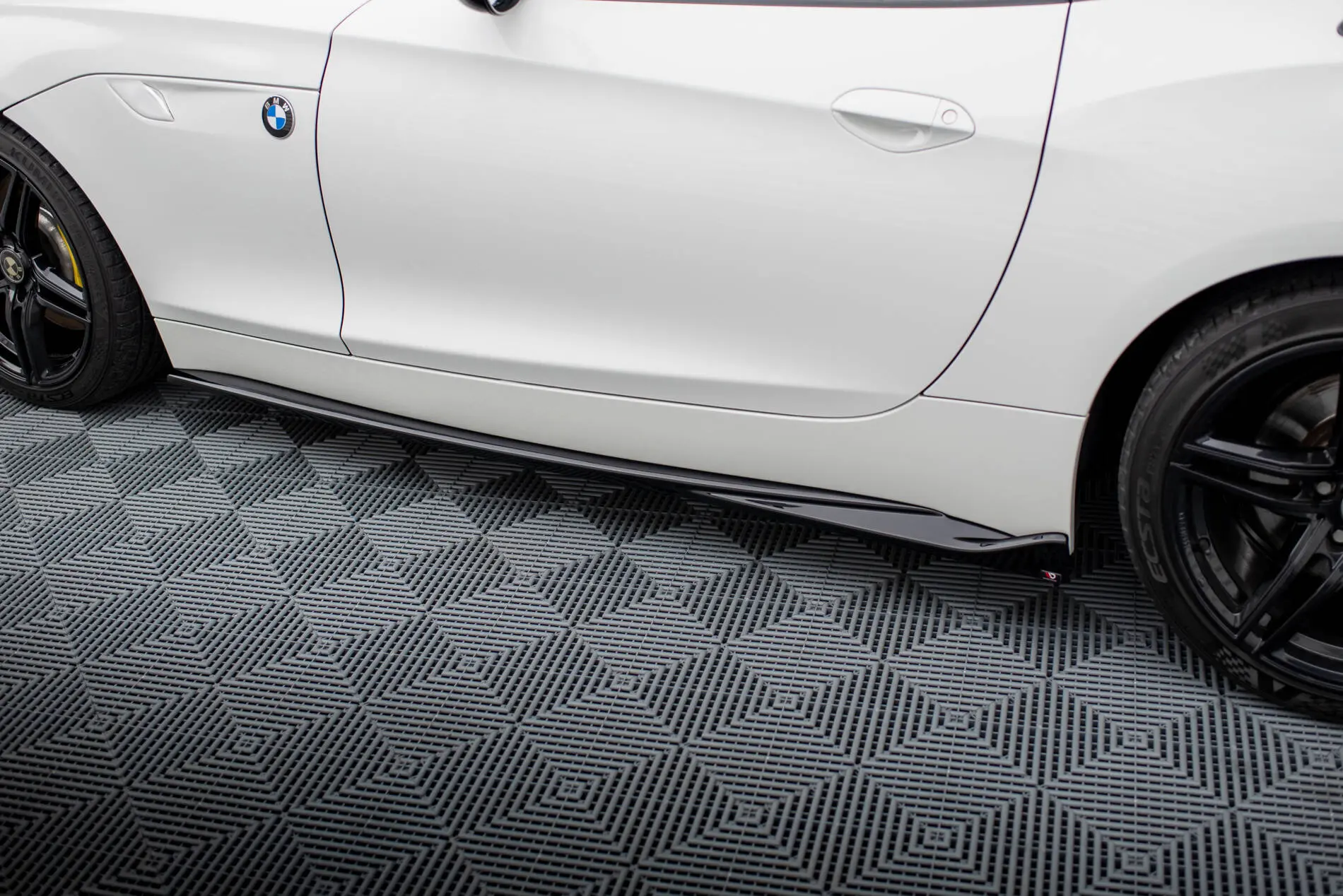 Sideskjørt BMW Z4 (E89) 2009 - 2013 | Glossy Black Edition – bilde 2
