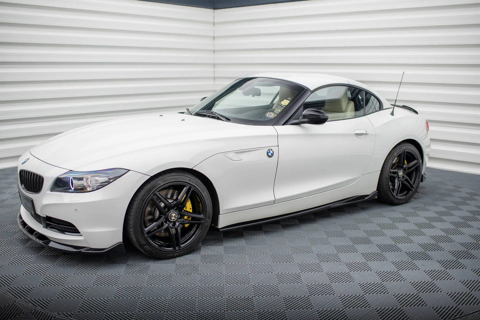 Sideskjørt BMW Z4 (E89) 2009 - 2013 | Glossy Black Edition – bilde 4