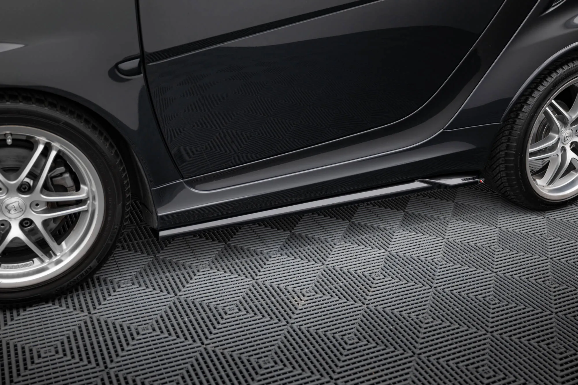 Sideskjørt Brabus Smart Fortwo (C451) Facelift 2012 - 2014 | Glossy Black Edition