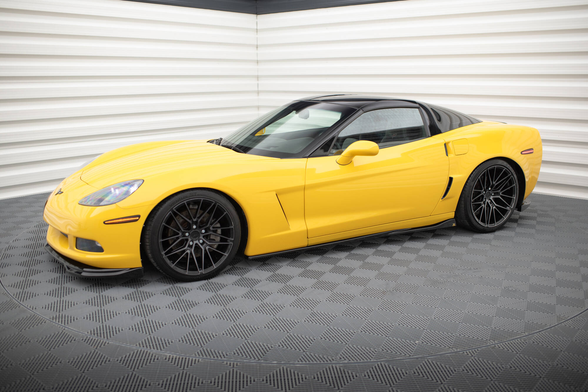 Sideskjørt Chevrolet Corvette C6 2004 - 2013 | Glossy Black Edition – bilde 4