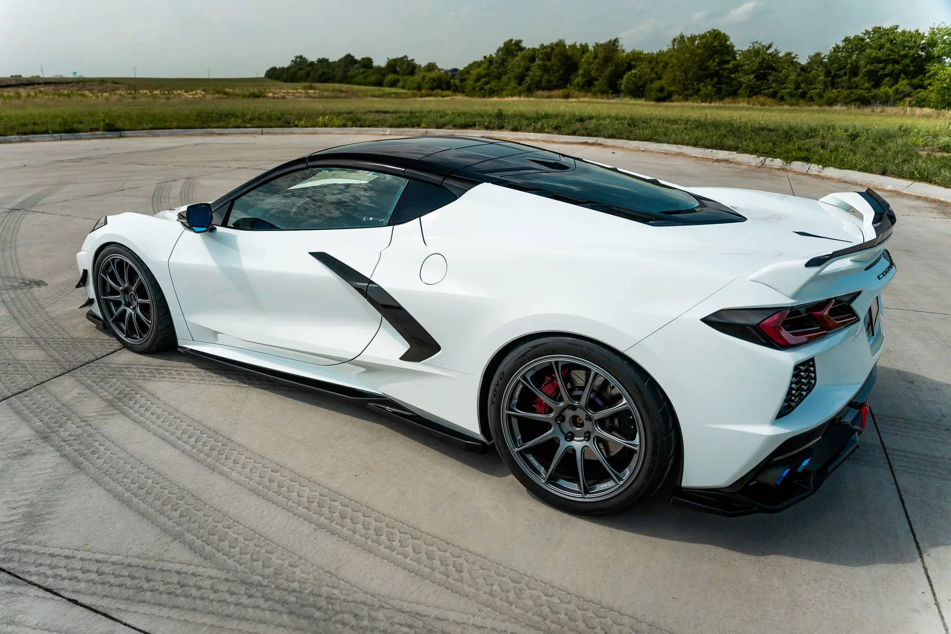 SIDESKJØRT CHEVROLET CORVETTE C8 2020-> – bilde 3