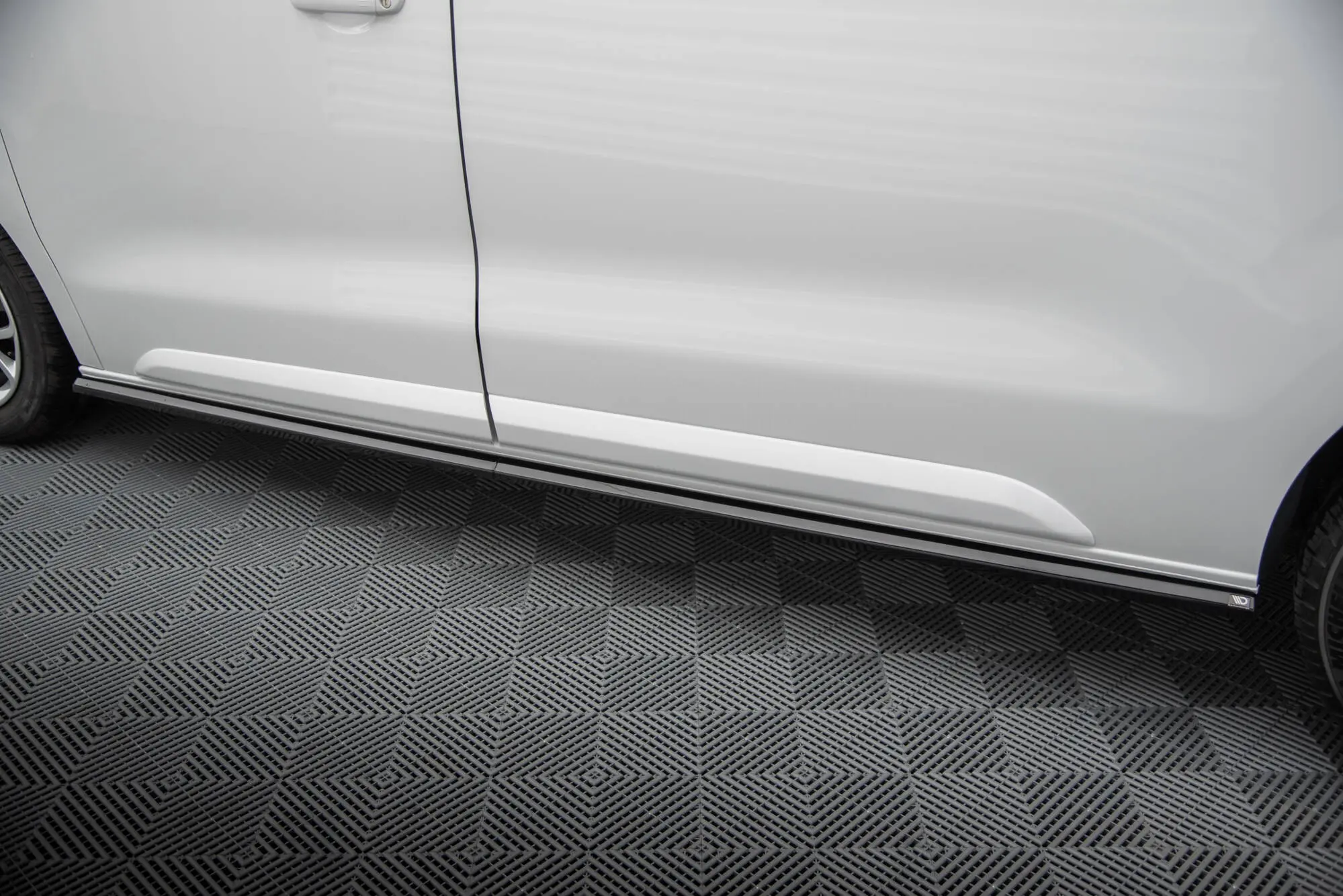 Sideskjørt Citroen Jumpy III 2016 - > | Glossy Black Edition – bilde 2