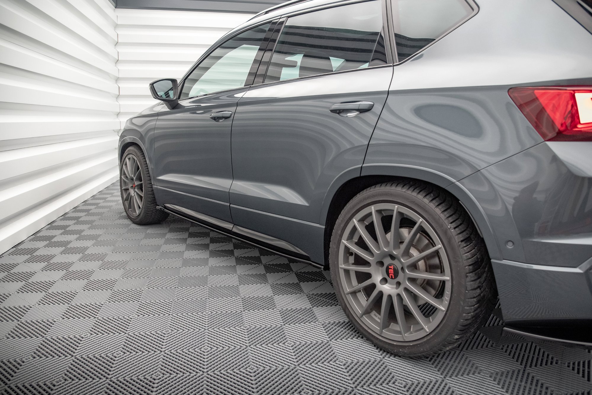 Sideskjørt Cupra Ateca 2018 -> | Glossy Black Edition – bilde 5