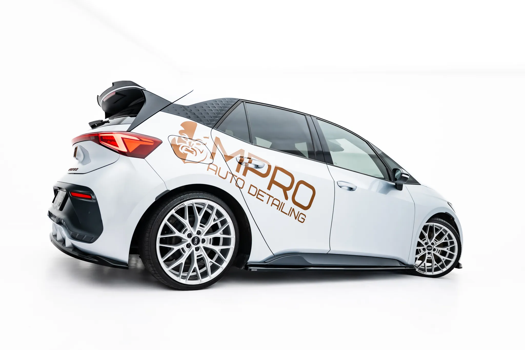 Sideskjørt Cupra Born I 2021 -> | Glossy Black Edition